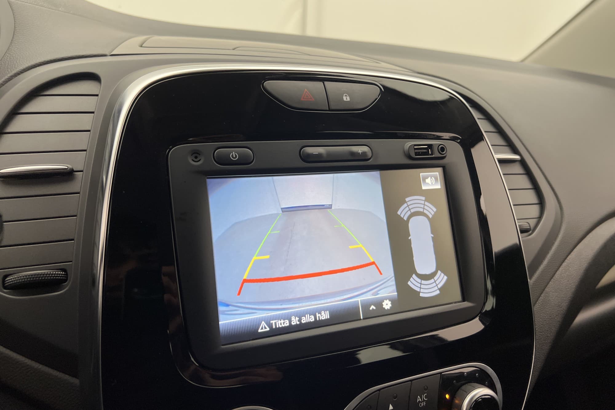 Renault Captur TCe 90hk Intens Kamera Navigation Farthållare