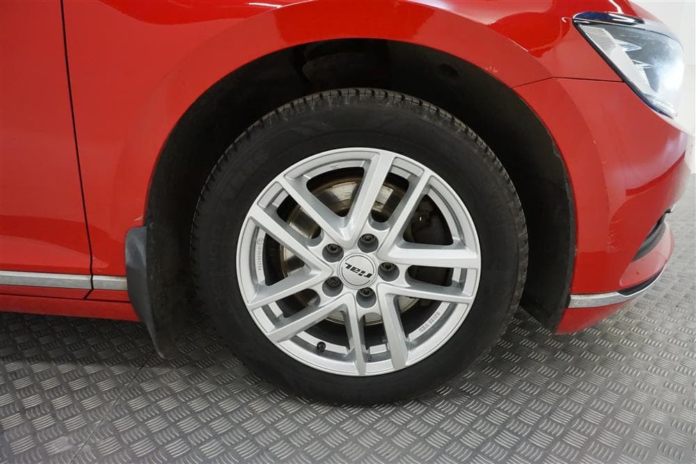 VW Passat 2.0 TDI SC Eu6 190hk Executive B-Kamera Drag Skinninteriör