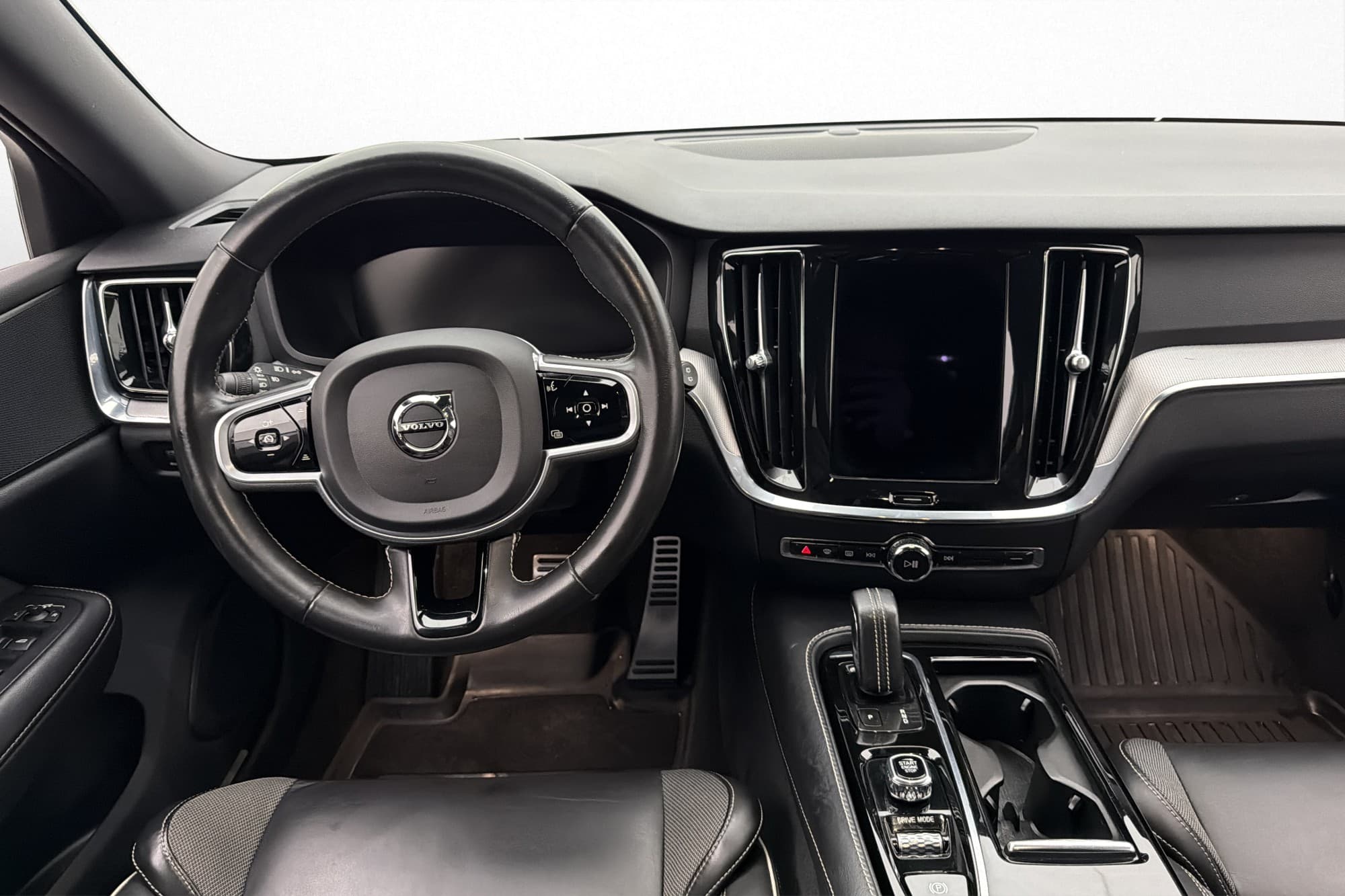 Volvo V60 Recharge T6 AWD R-Design VOC Värm Kamera Navi Drag