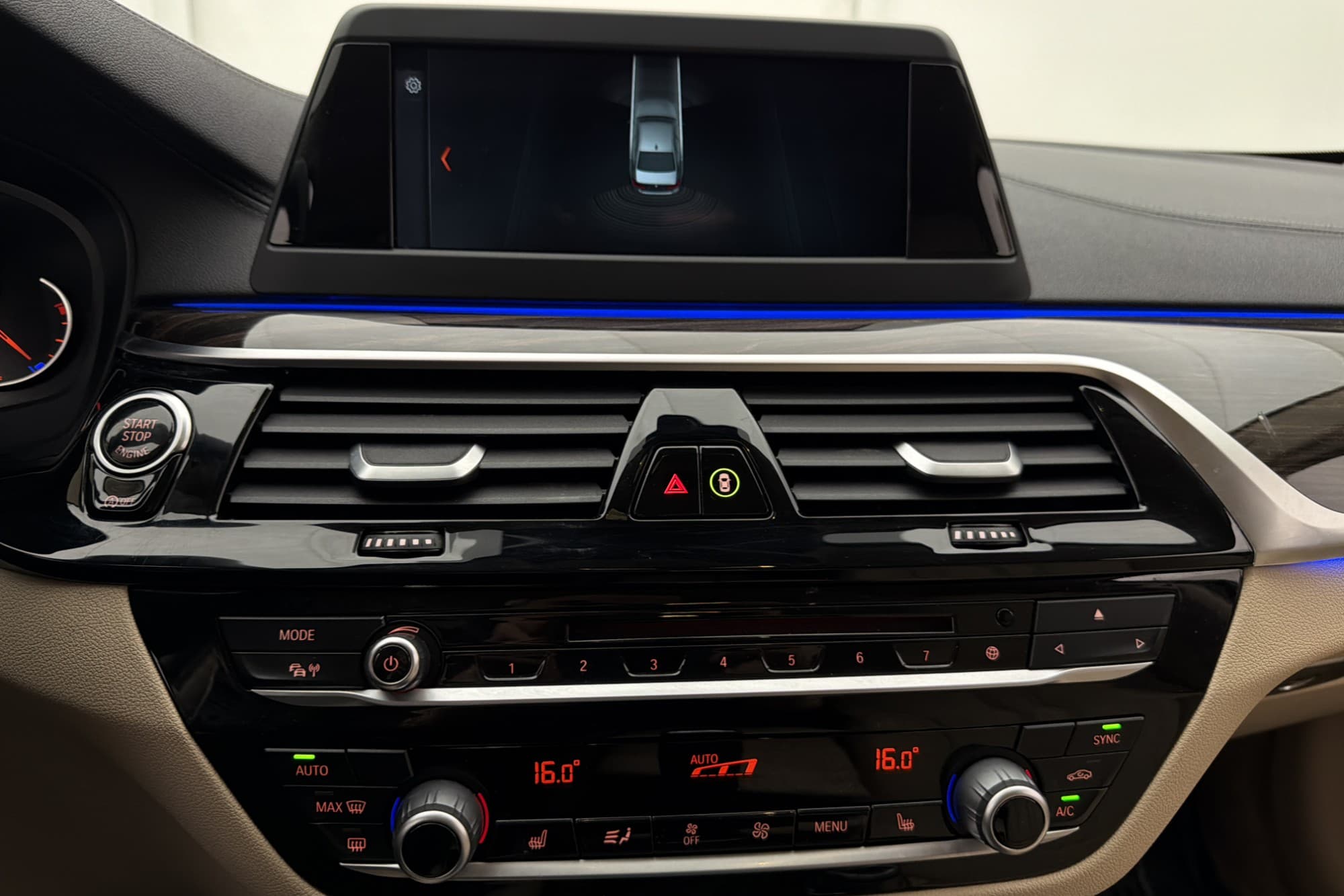 BMW 520d 190hk Luxury Line Läder Ambient LED P-Sensorer 