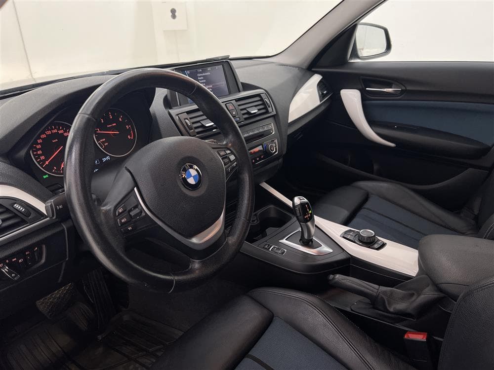 BMW 118d 5dr 143hk Urban Line Halvskinn P-sensorer 0,44l/milinteriör