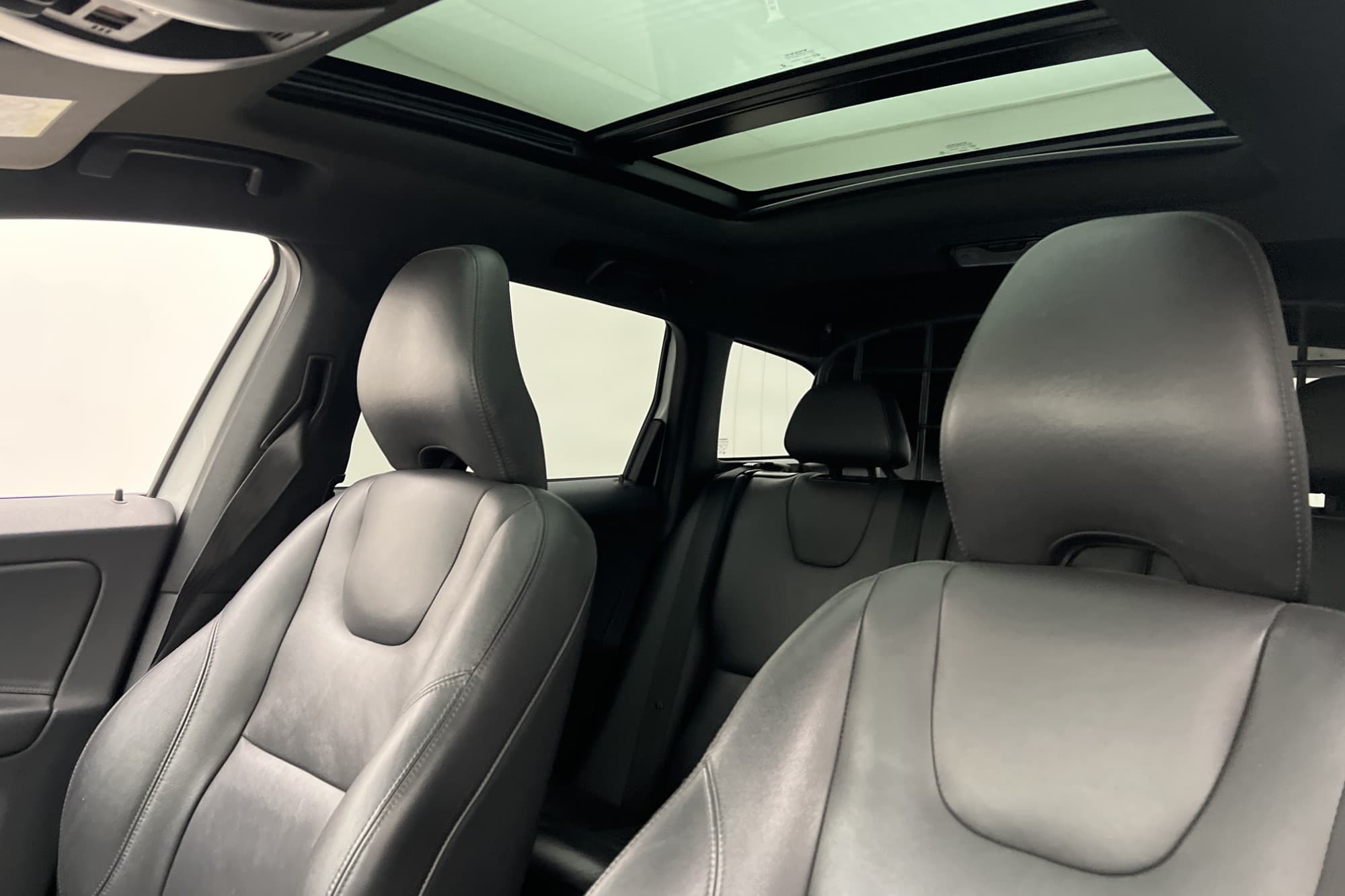 Volvo XC60 D4 190hk Summum D-Värmare Pano Skinn VOC Navi