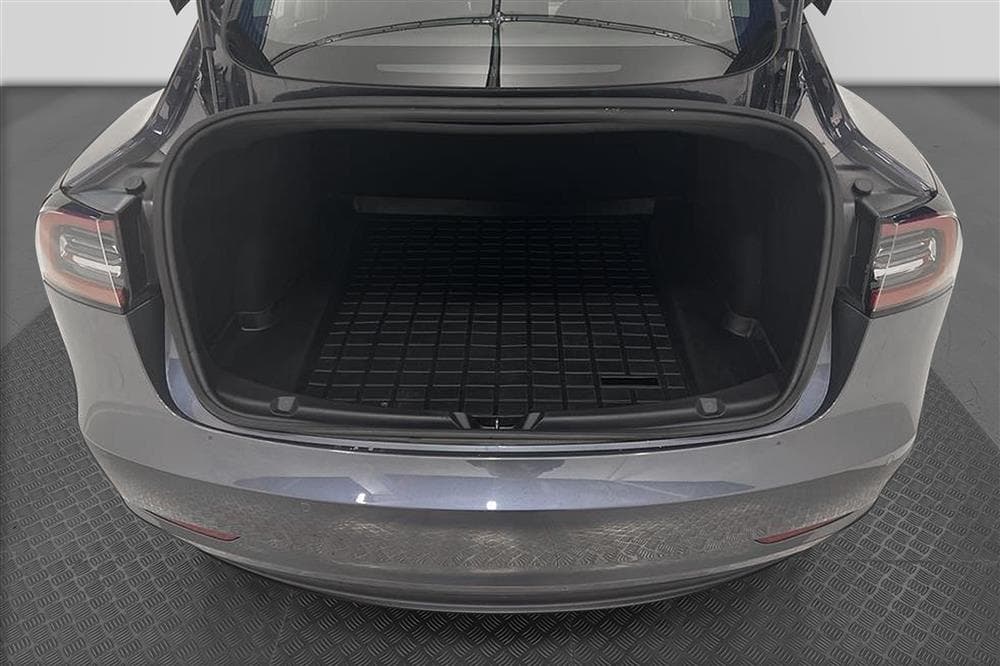 Tesla Model 3 Long Range AWD 440hk Svensksåld 1 Brukareinteriör