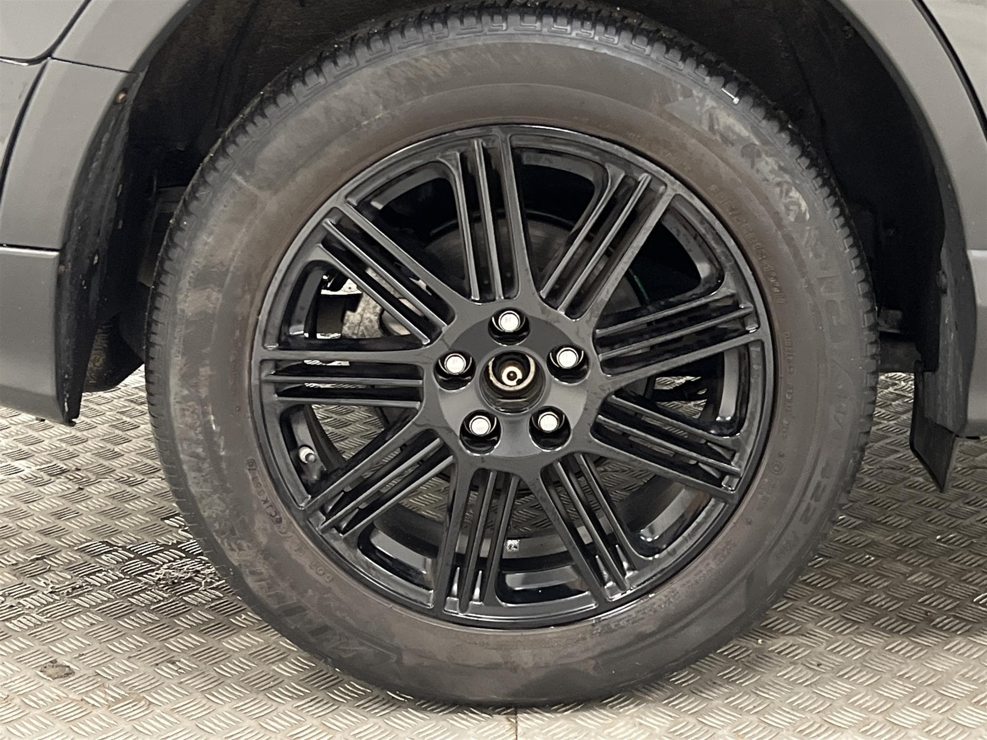 Toyota RAV4 Hybrid AWD 197hk Executive Drag Skinn B-Kam