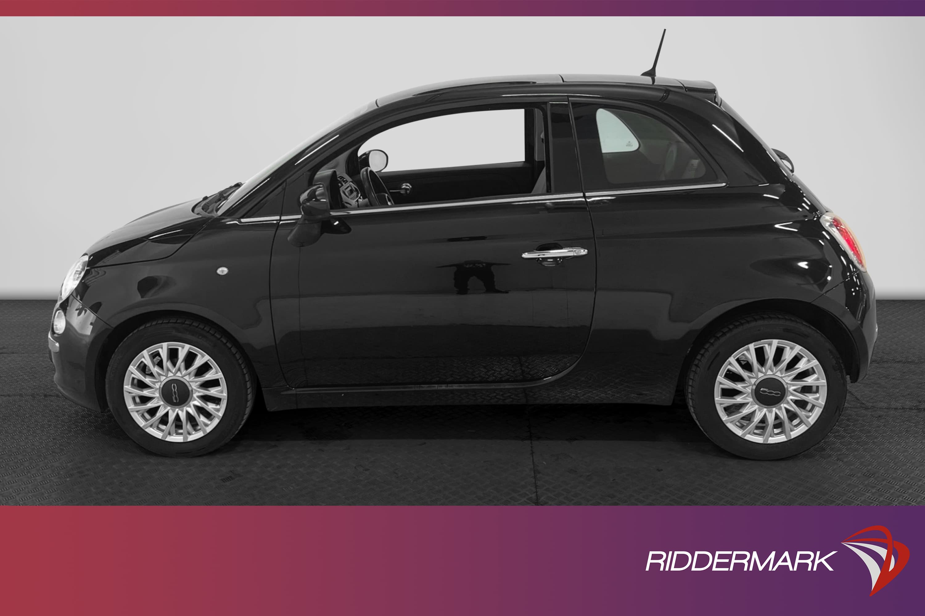 Fiat 500 1.2 8V 69hk Lounge Panorama Låg Skatt HEMLEVERANS