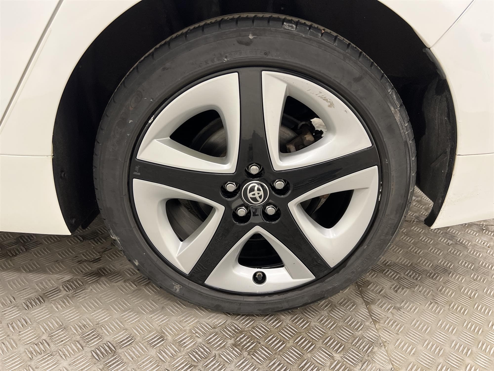 Toyota Prius Hybrid CVT 122hk B-Kam L-Assist 0,33L/mil