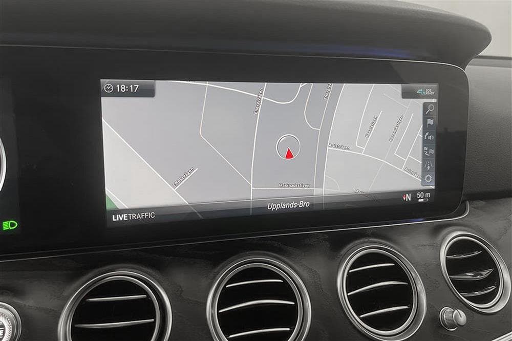 Mercedes-Benz E 220 d 4M All-T D-värm Burmester 360° Skinninteriör