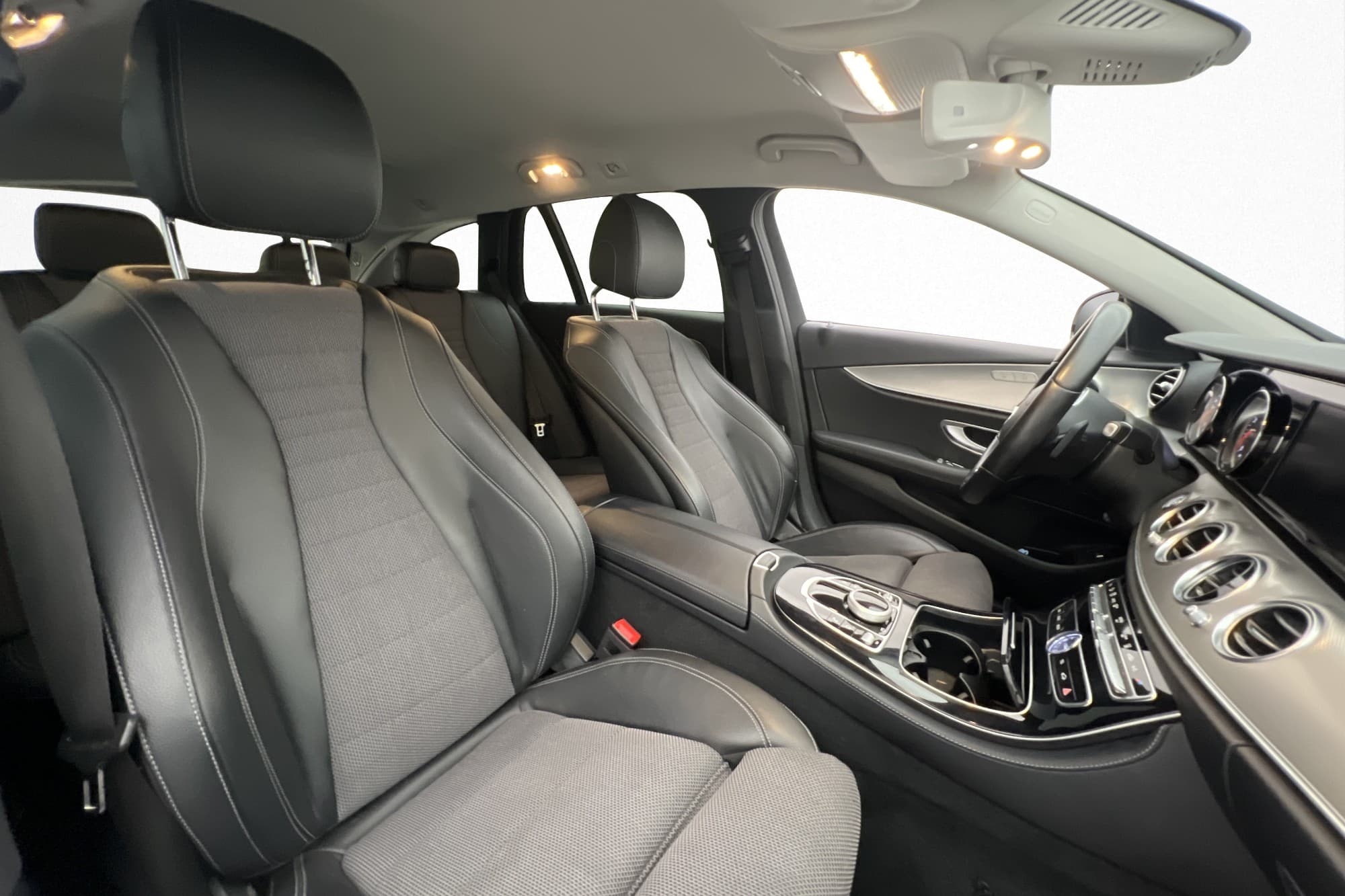 Mercedes-Benz E 200 T Avantgarde Drag Kamera Halvskinn