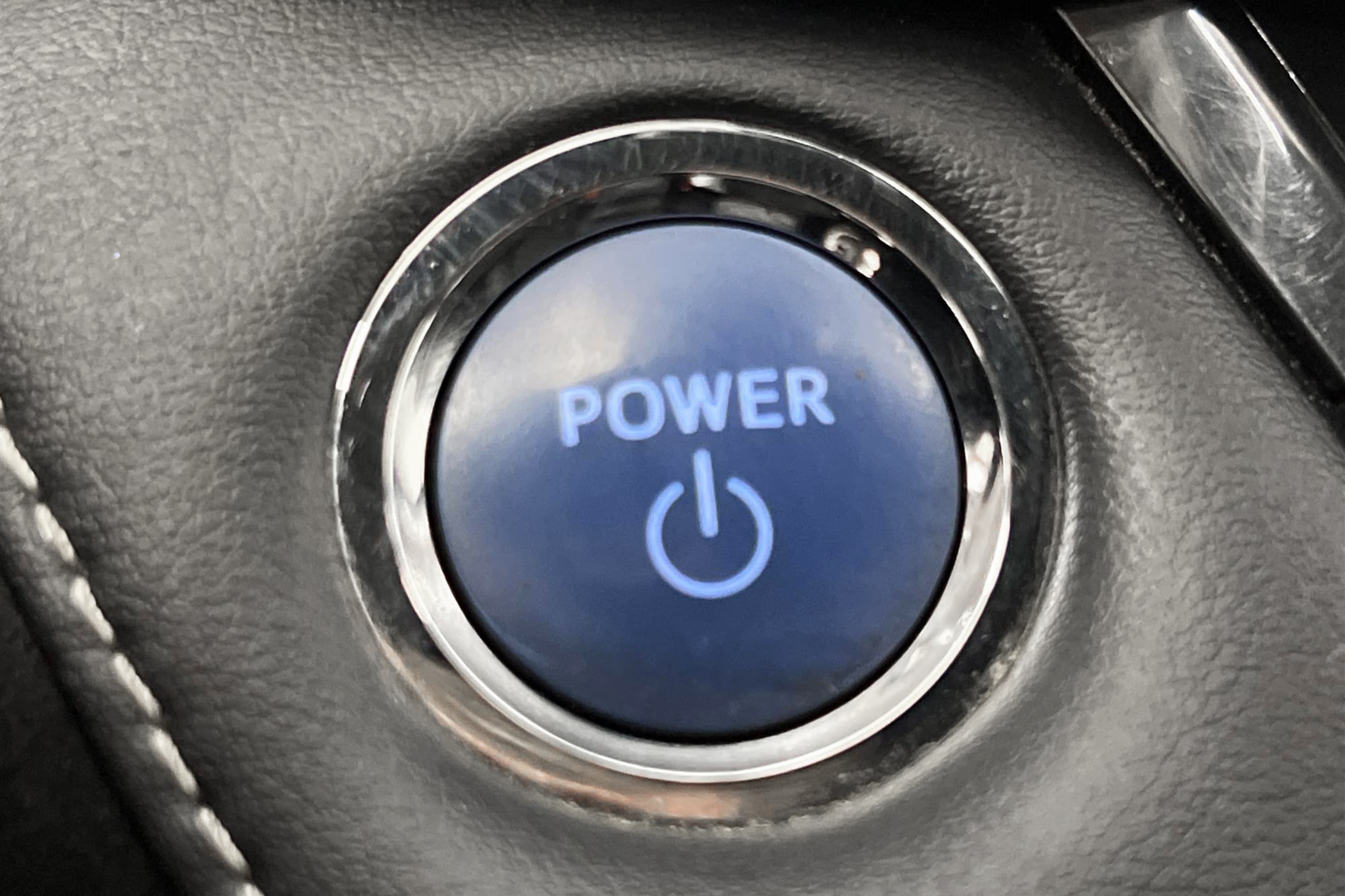 Toyota RAV4 2.5 HSD AWD 197hk 1 Brukare Navi B-Kam Keyless