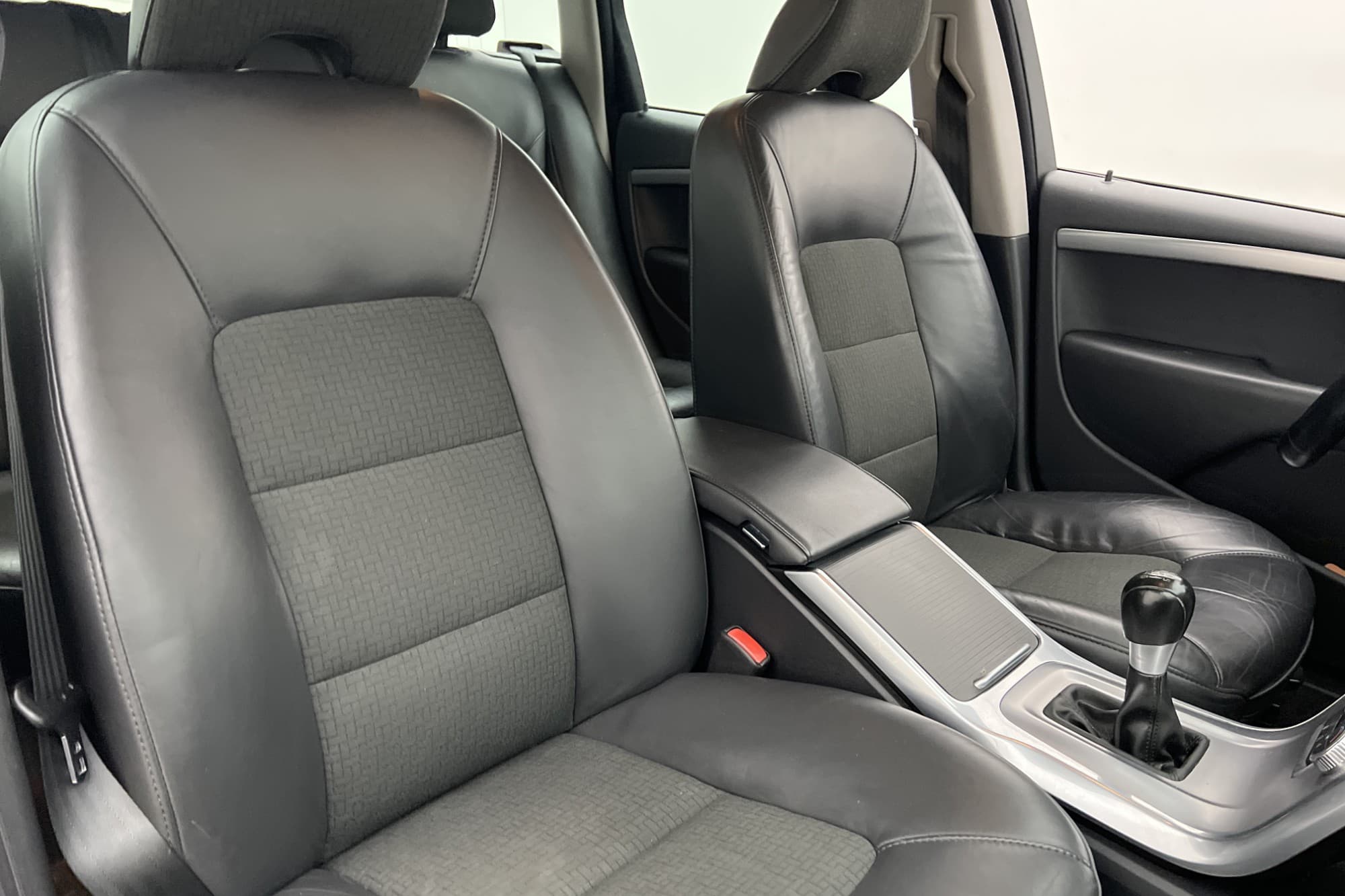 Volvo V70 D2 Momentum VOC P-Värmare Halvskinn Rattvärme