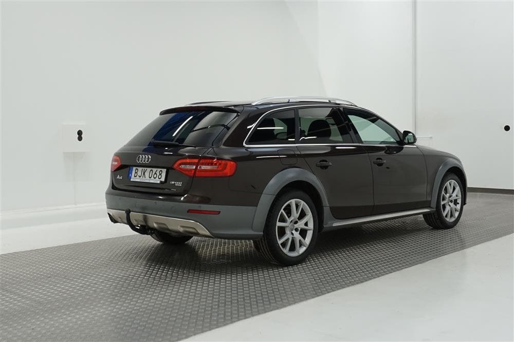AUDI A4 Allroad Quattro / Dragkrok / P-sensorexteriör