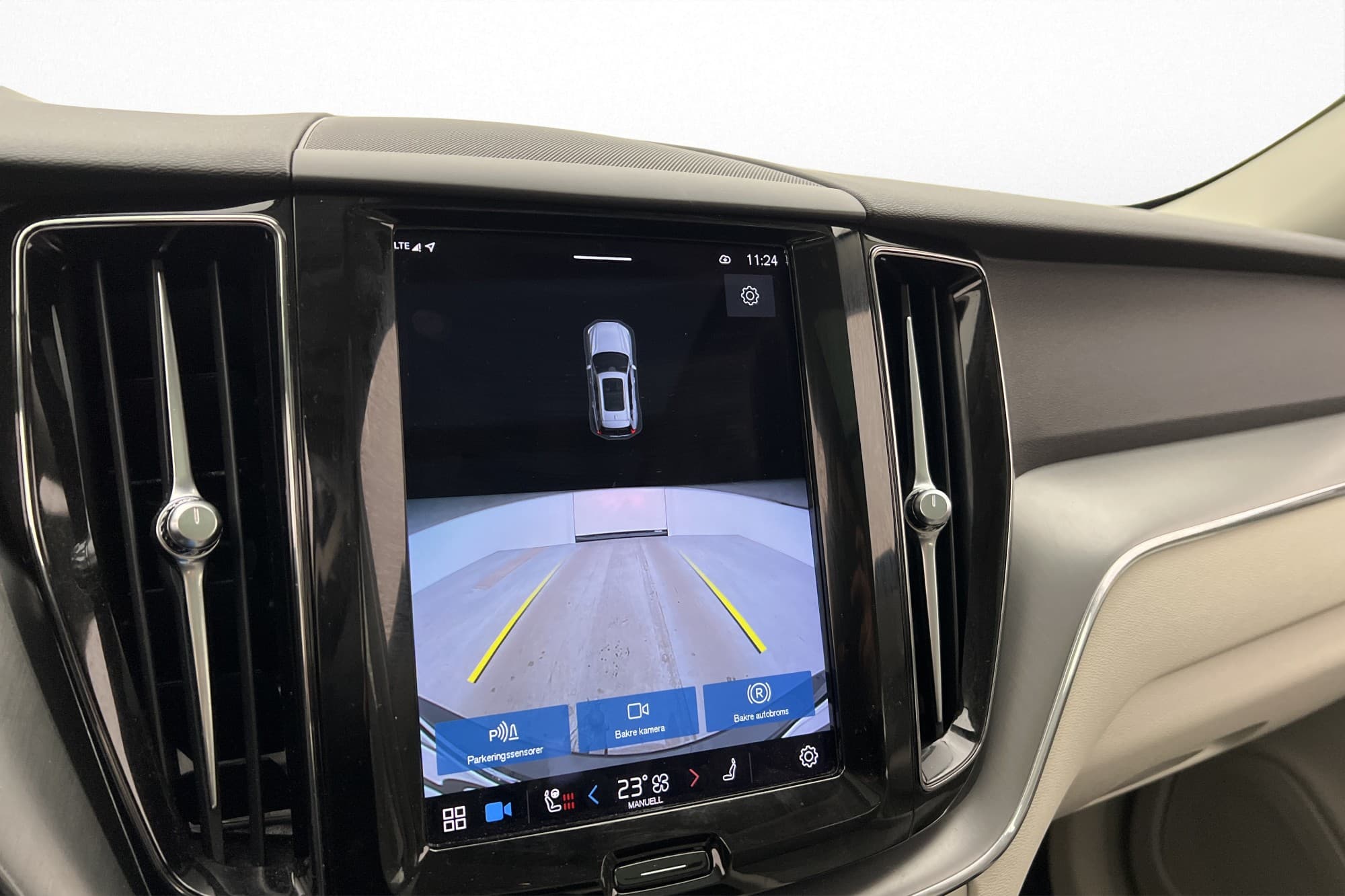 Volvo XC60 T6 AWD 350hk Panorama Värmare Kamera Drag CarPlay