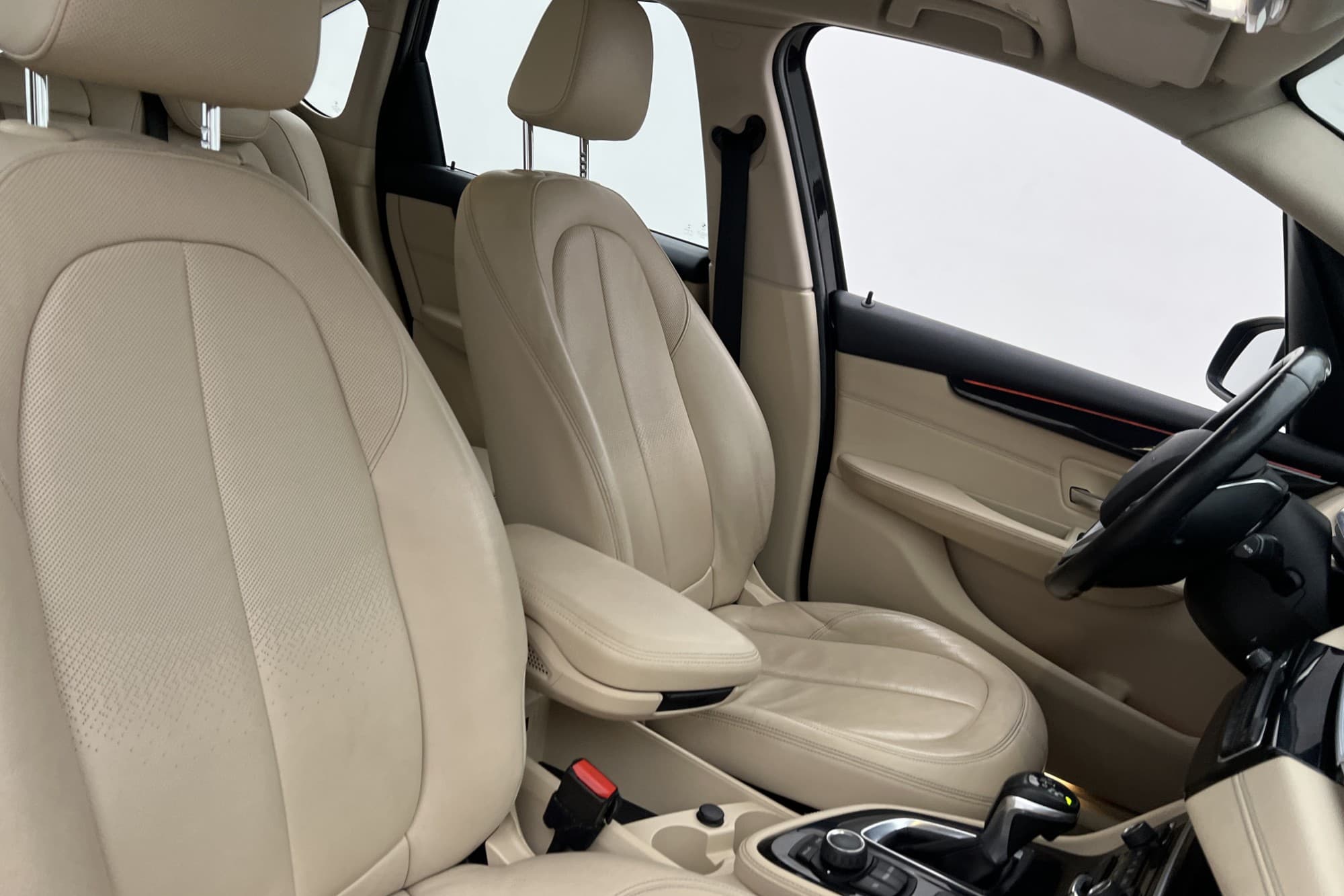 BMW 218 d Active Tourer Luxury Line HiFi Skinn Rattvärme