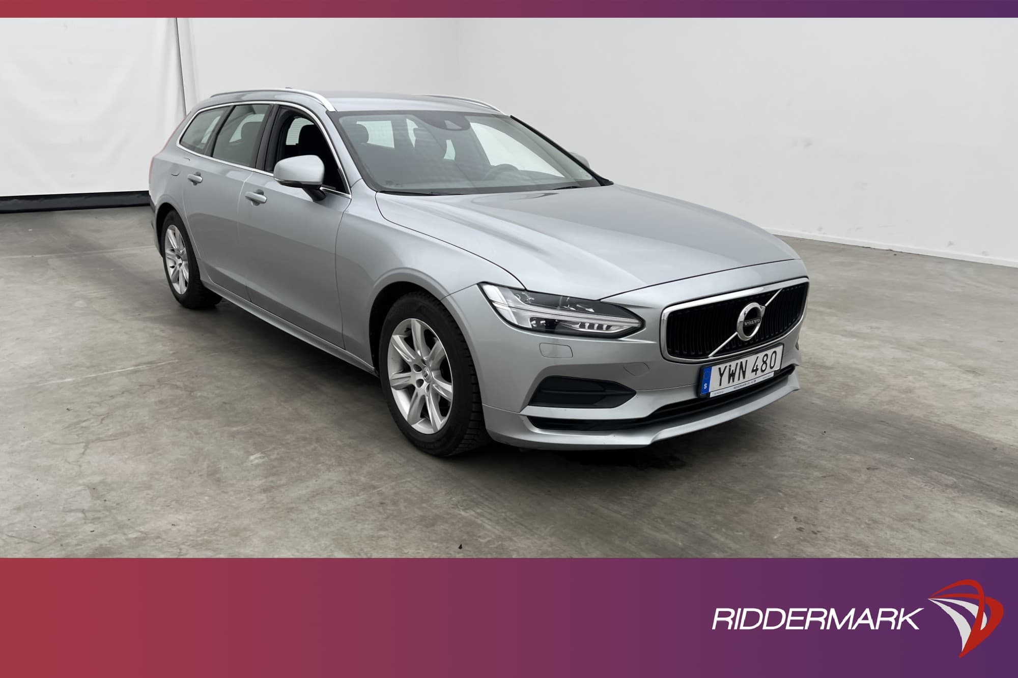 Volvo V90 D4