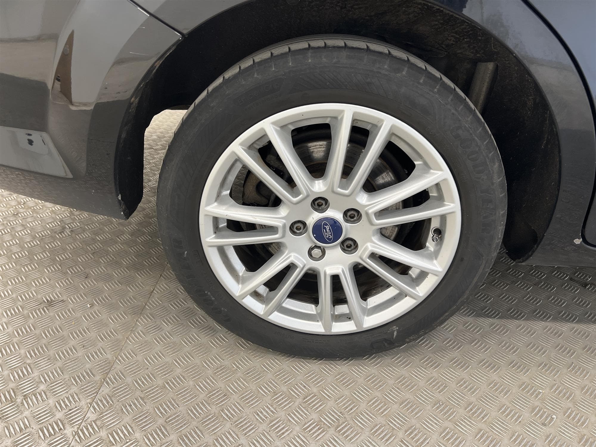 Ford Mondeo 2.0 TDCi 163hk D-Värm Drag Skinn Keyless Elstol
