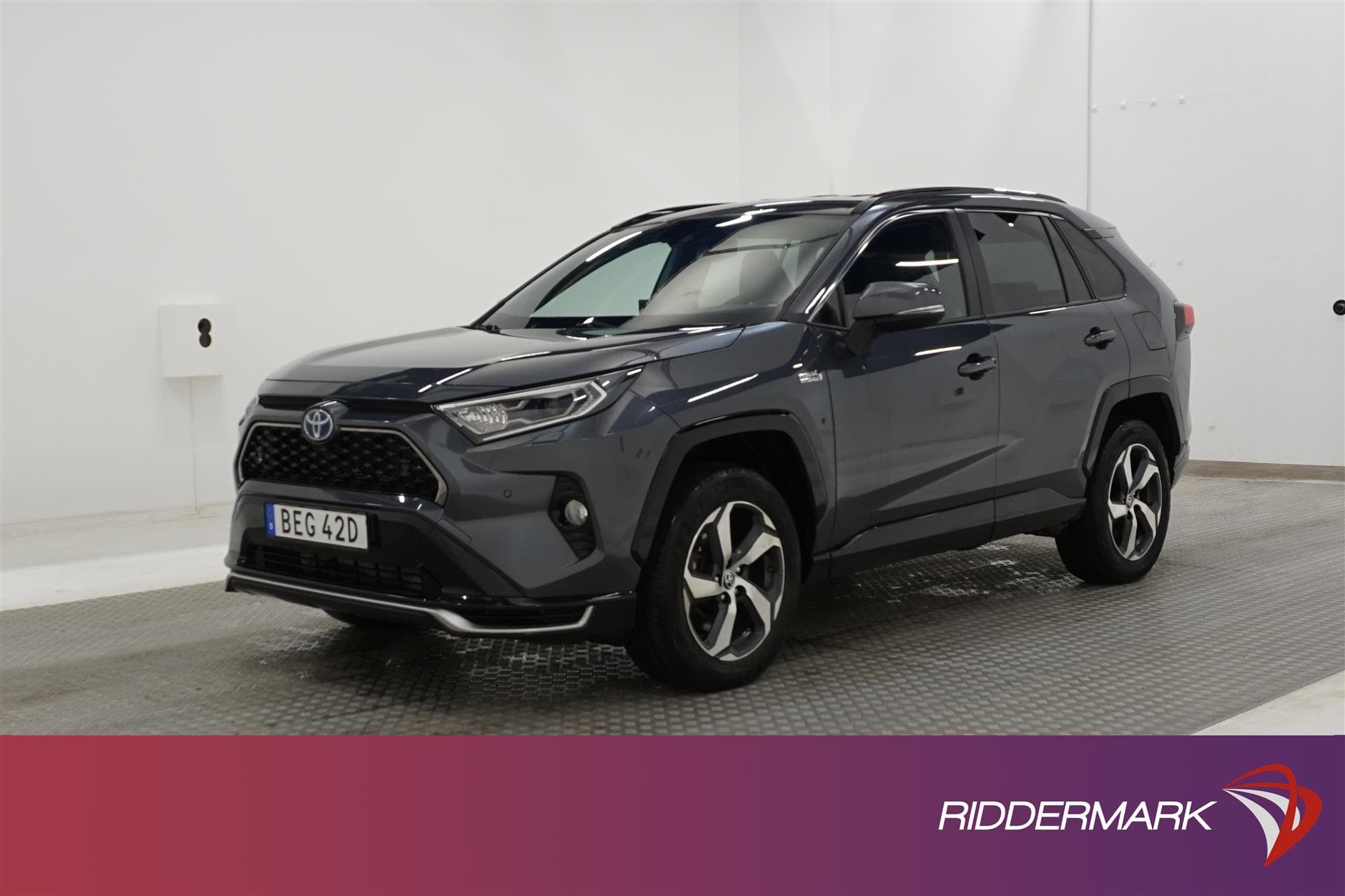 Toyota RAV4 Plug-in Hyrbid AWD 306hk JBL Kamera Drag MOMS