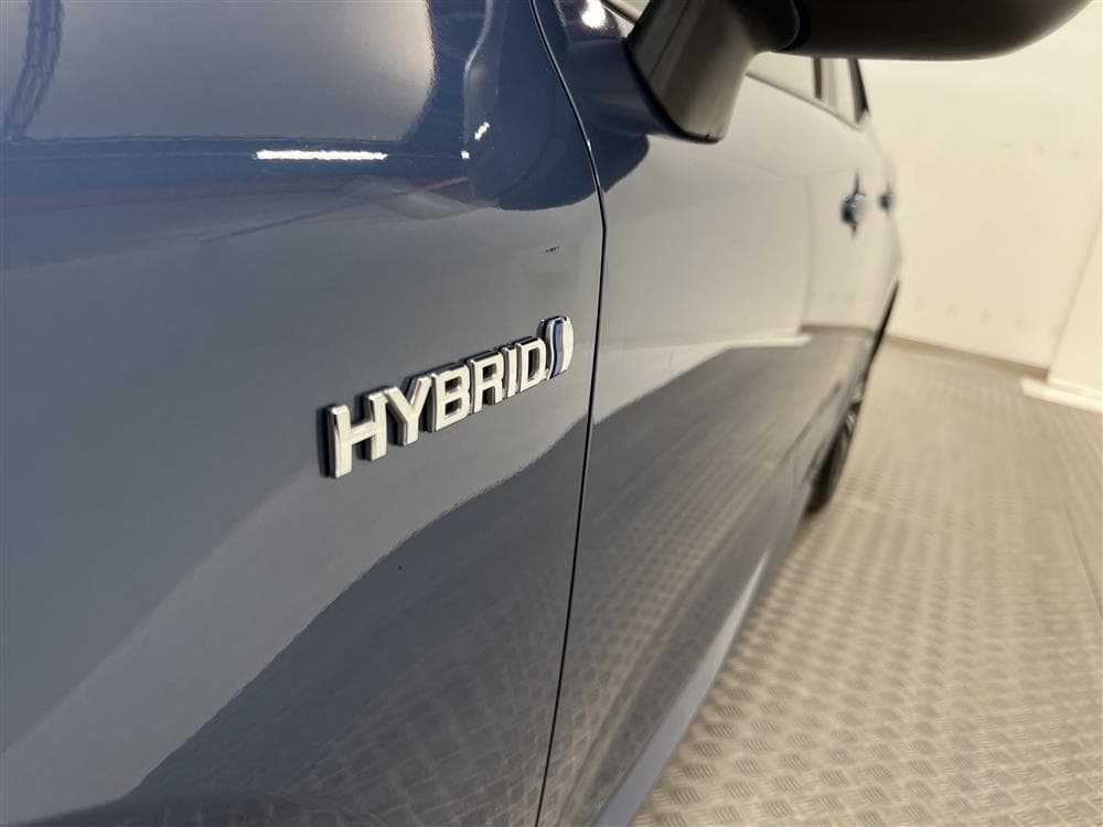 Toyota Corolla 2.0 Hybrid 180hk B-Kam L-Assist Miracast