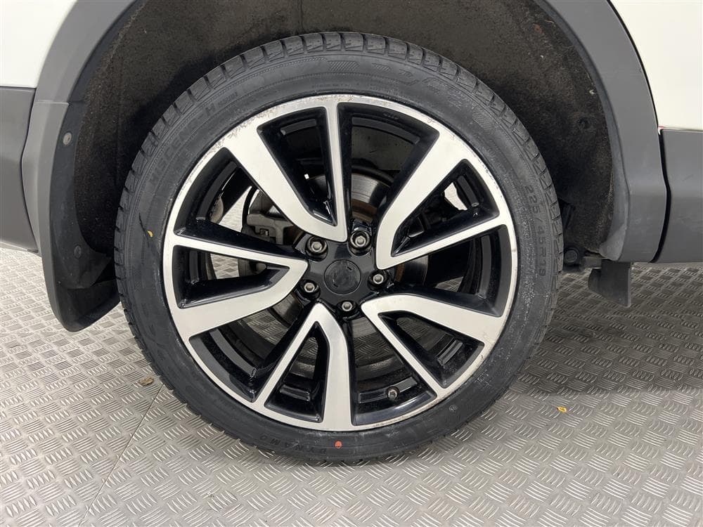 Nissan Qashqai 1.3 DIG-T 160hk 360° Navi H-skinn Leasbar