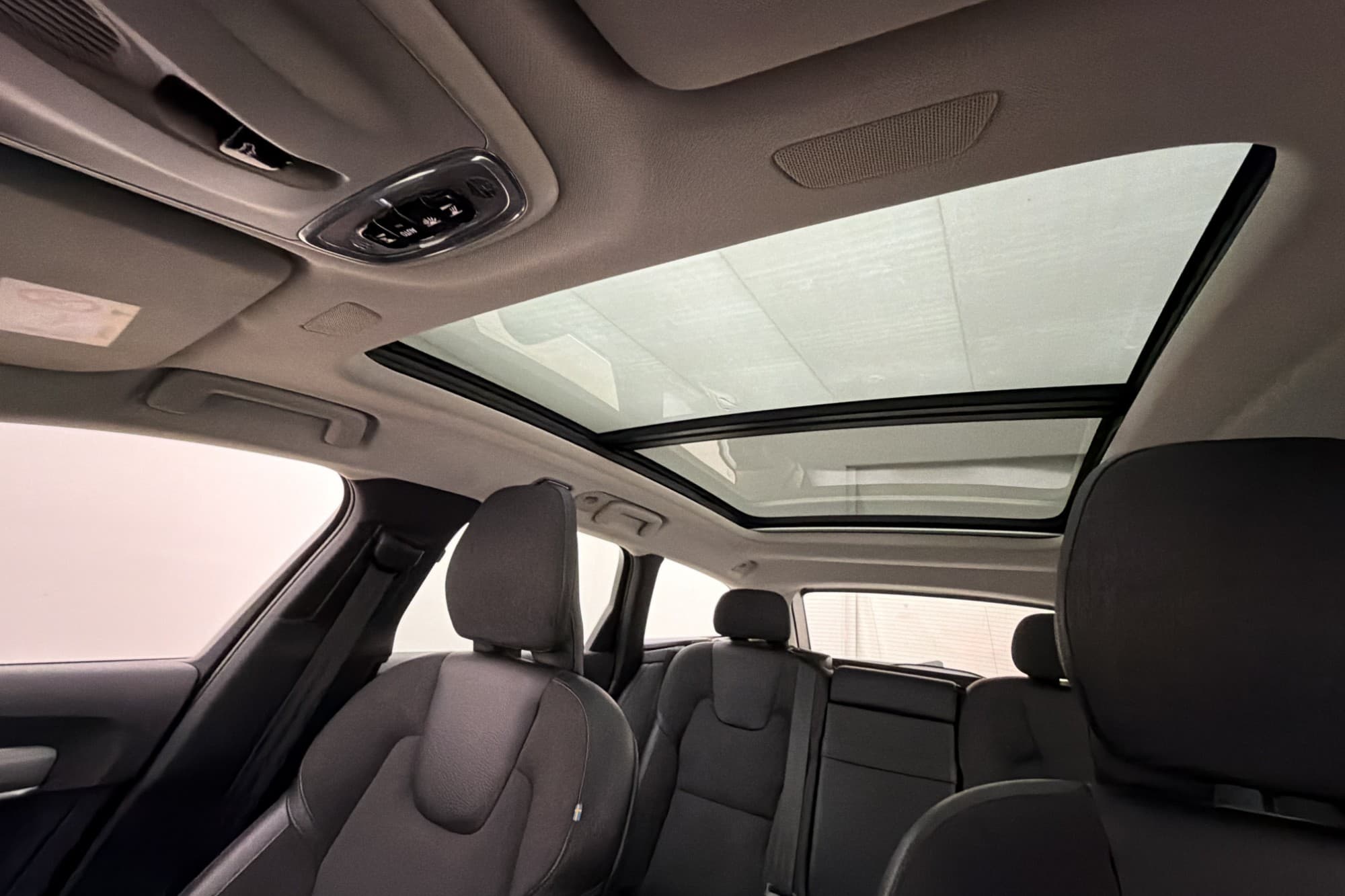 Volvo V90 D3 150hk AWD Momentum Kamera Pano Värmare VOC Drag