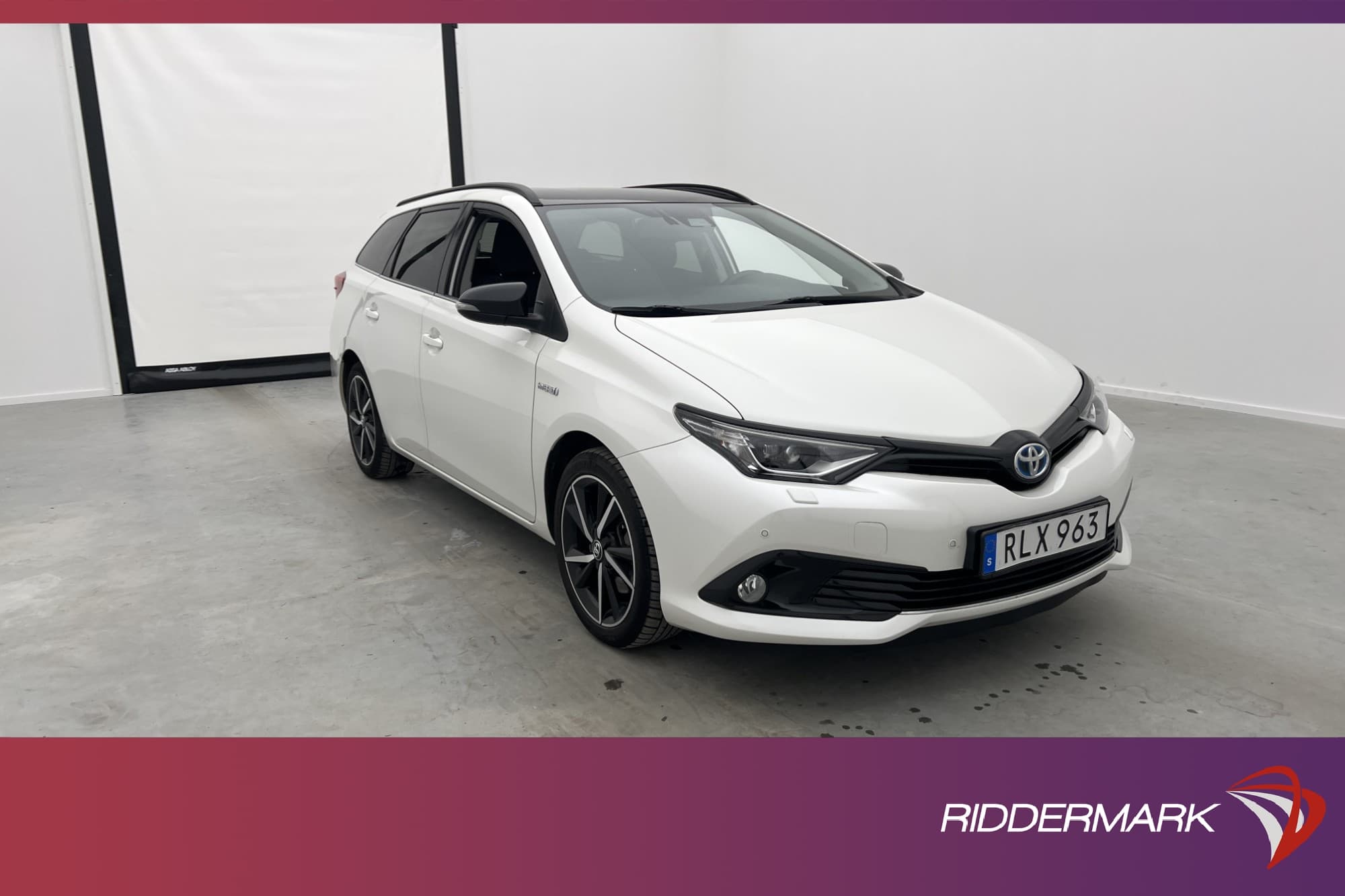 Toyota Auris HSD Touring Sports