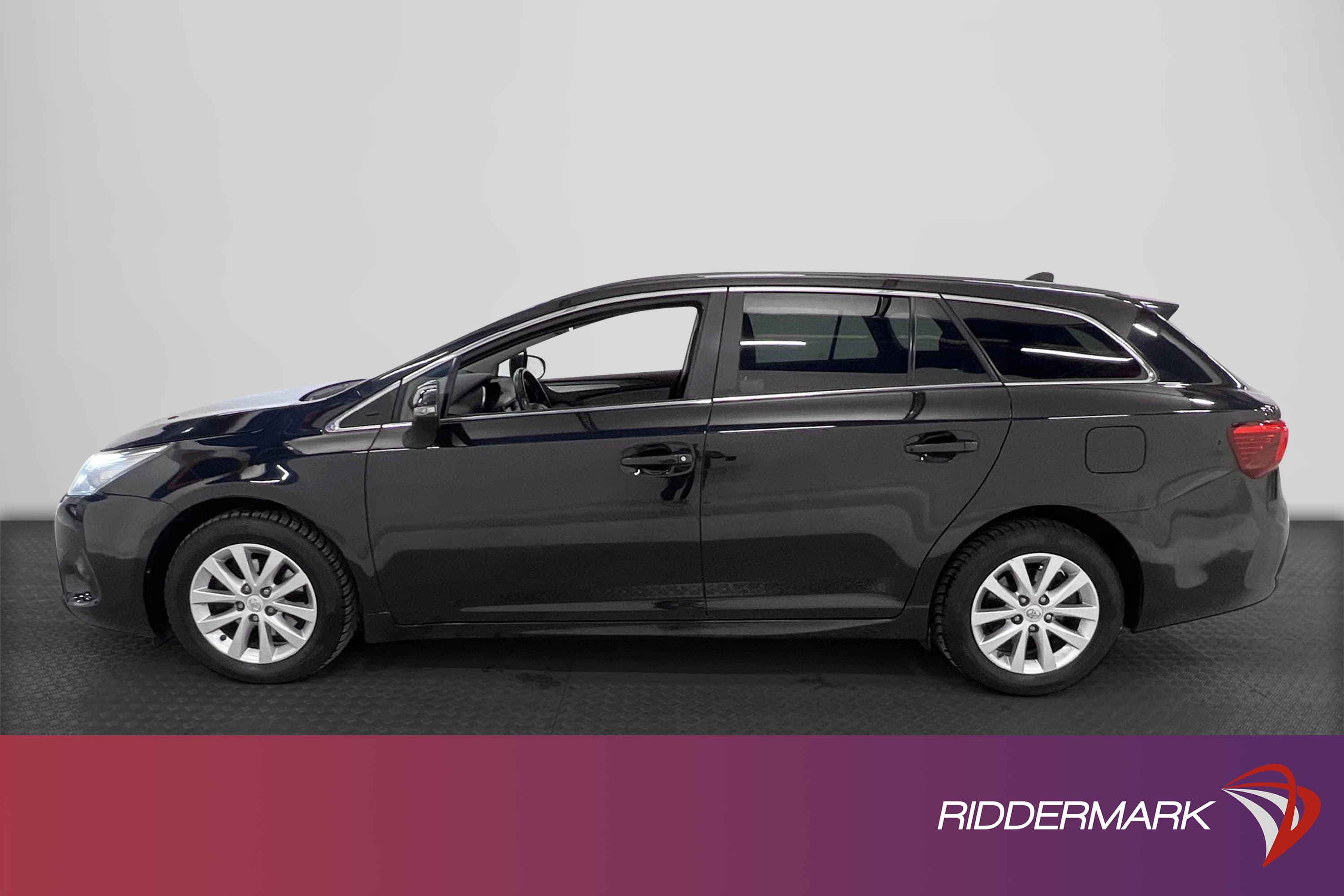 Toyota Avensis 1.8 147hk B-Kam