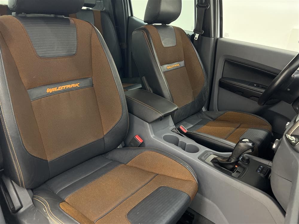 Ford Ranger Wildtrak 3.2 Eu6 4WD 200hk Värmare Drag Moms interiör