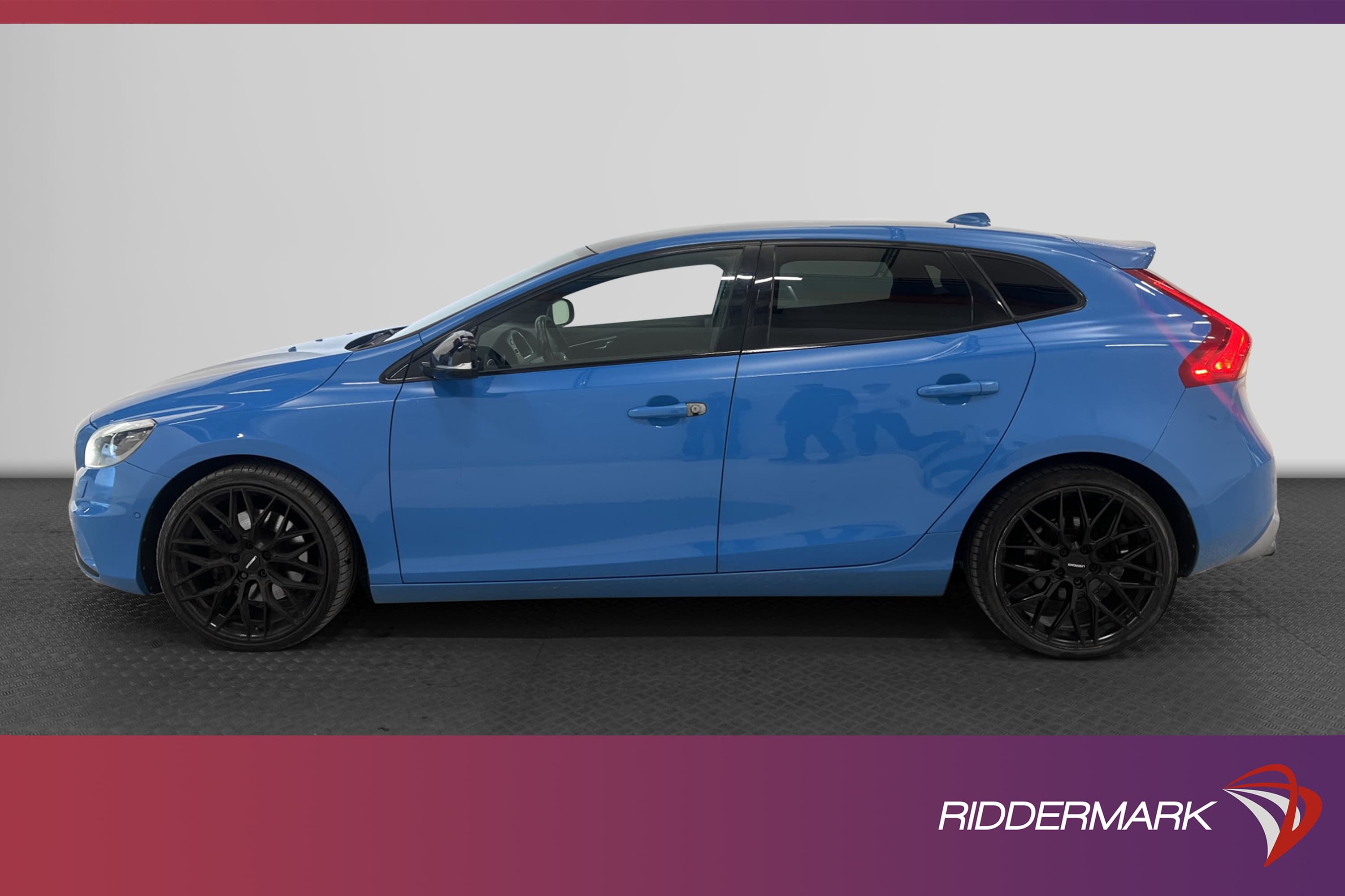 Volvo V40 D4 R-Design VOC D-Värme H/K Pano Navi Drag 190hk