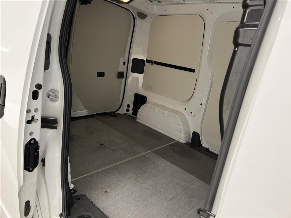 Nissan e-NV200 40,0 kWh 109hk El-skåpbil Kamera Moms 
