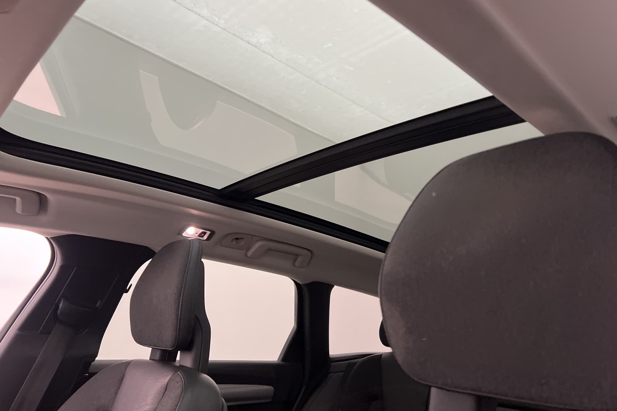 Volvo V90 D5 AWD 235hk Momentum Pano HUD Värm Drag Rattvärme