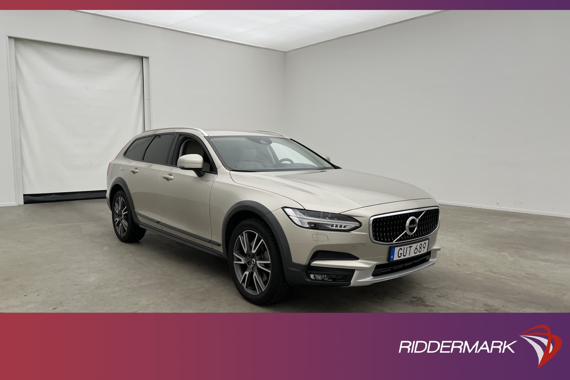 Volvo V90 Cross Country D4 AWD