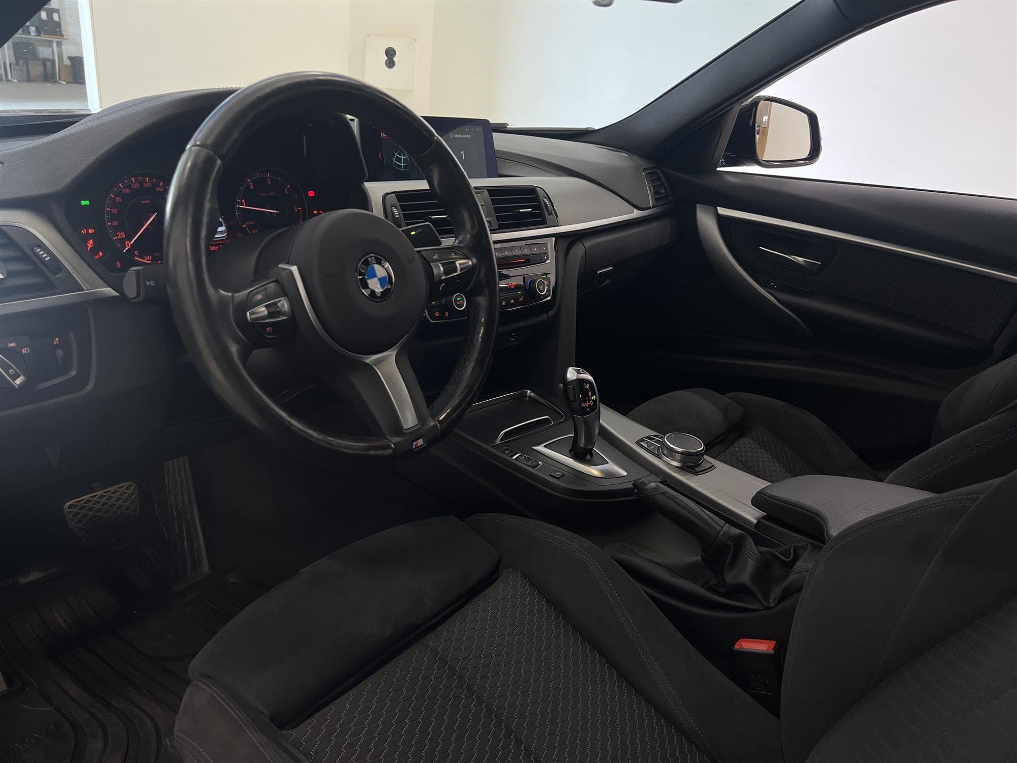BMW 320d xDrive 190hk M Sport 2 Brukare Navi Hifi Drag
