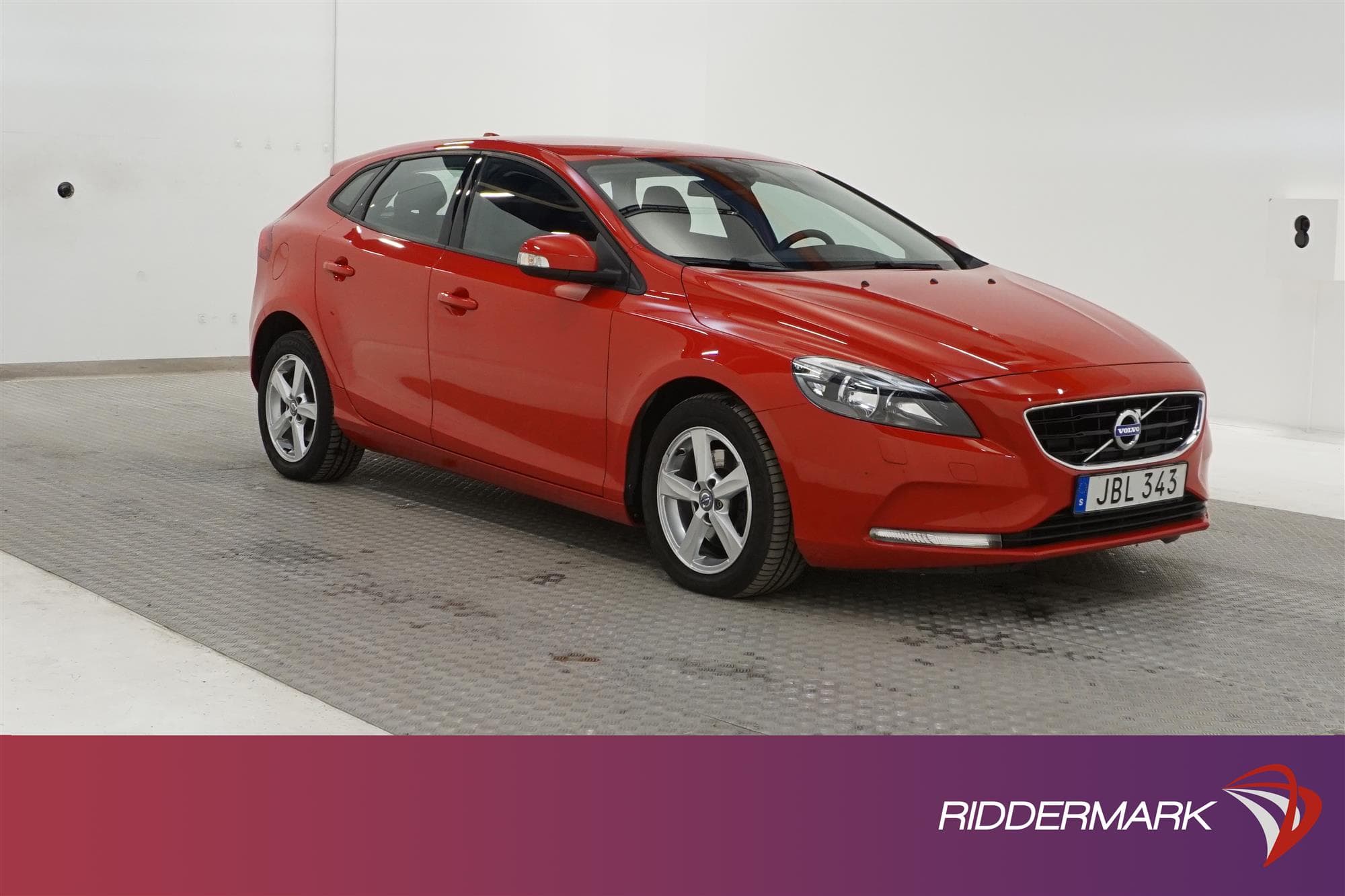 Volvo V40 T2 122hk Kinetic P-Sensorer Låg Skatt Få Brukare