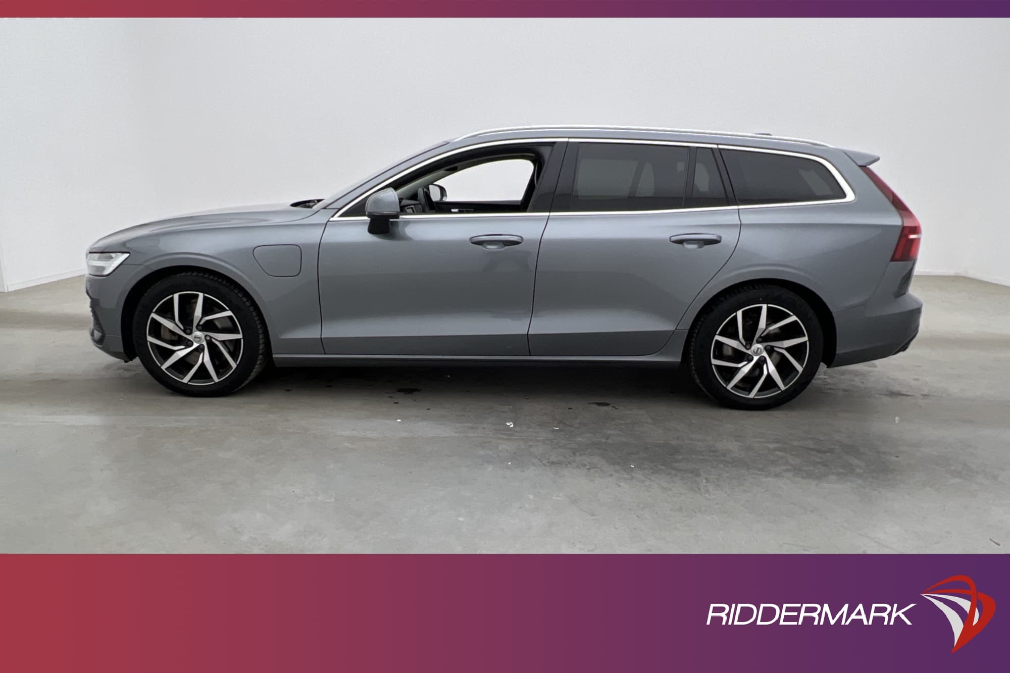 Volvo V60 T6 340hk AWD Momentum Värm VOC Navi Drag CarPlay