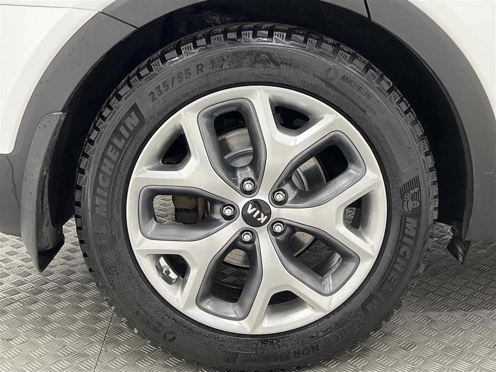 Kia Sorento 2.2 CRDi 200hk AWD 7-Sits Skinn Pano B-Kamera