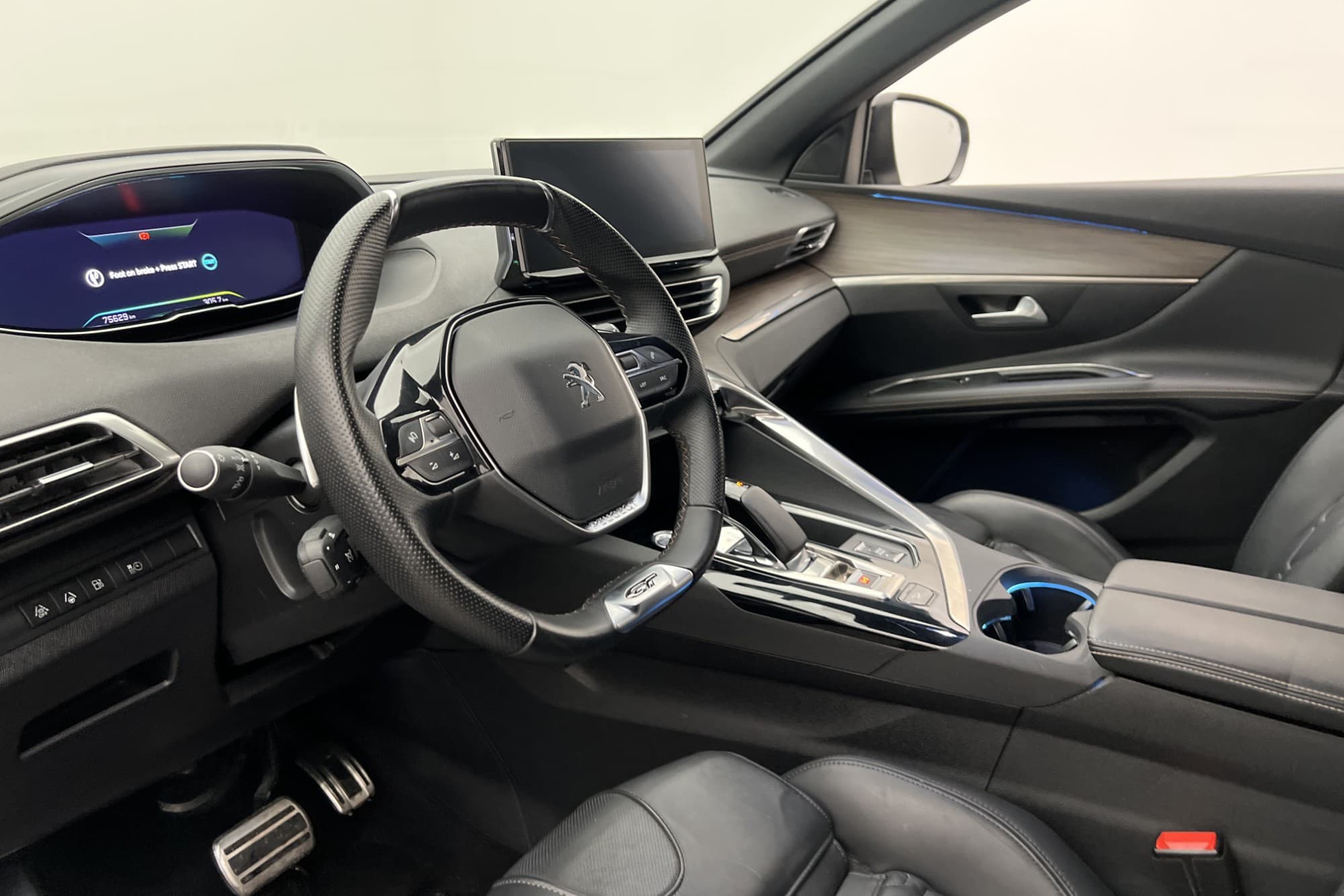 Peugeot 3008 HYBRID4 Plug-in AWD GT Skinn Kamera CarPlay