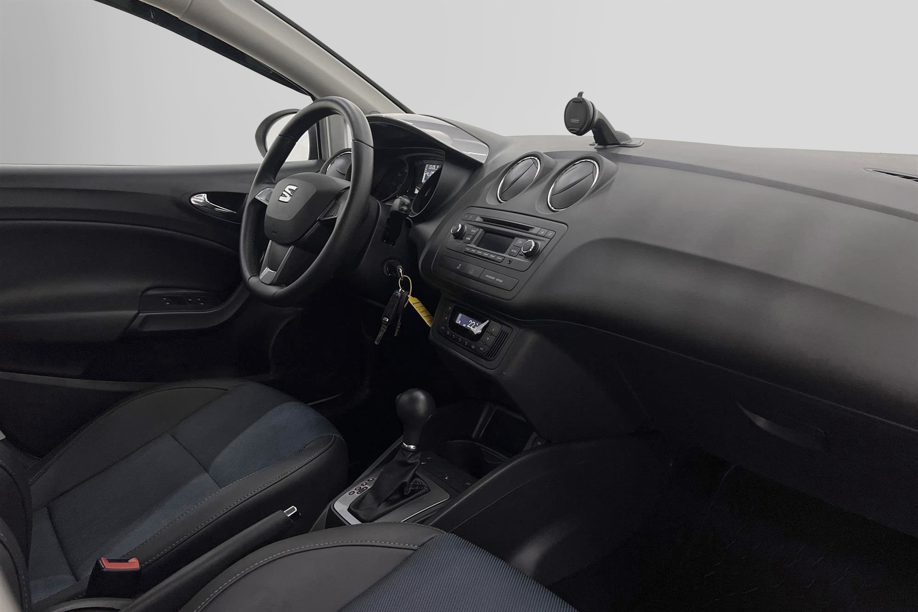 SEAT Ibiza 1.2 TSI 105hk Halvskinn Nybes Låg Skatt 0,42L/mil