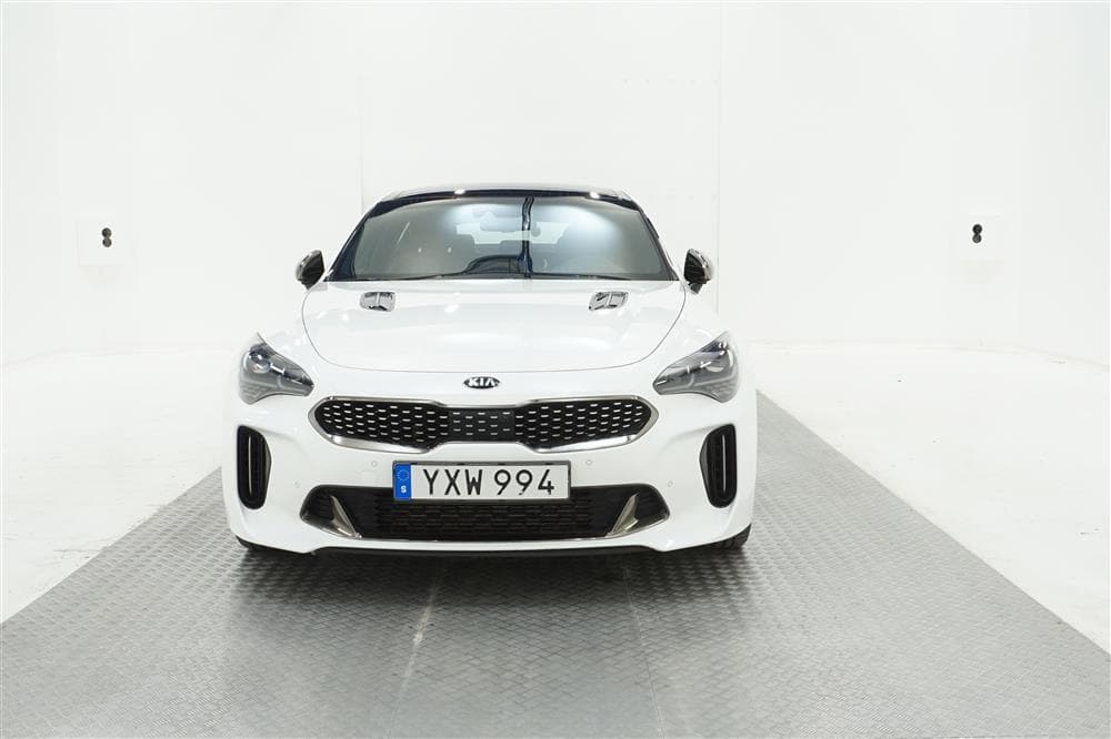 Kia Stinger AWD 370hk HUD 360° T-Lucka Navi Adaptiv exteriör