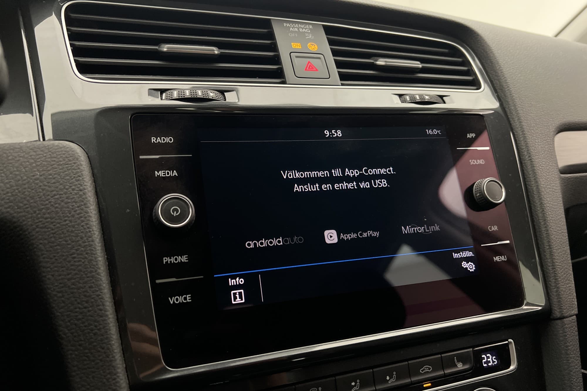 Volkswagen Golf 1.5 TSI 150hk GT Värm Sensorer CarPlay MOMS