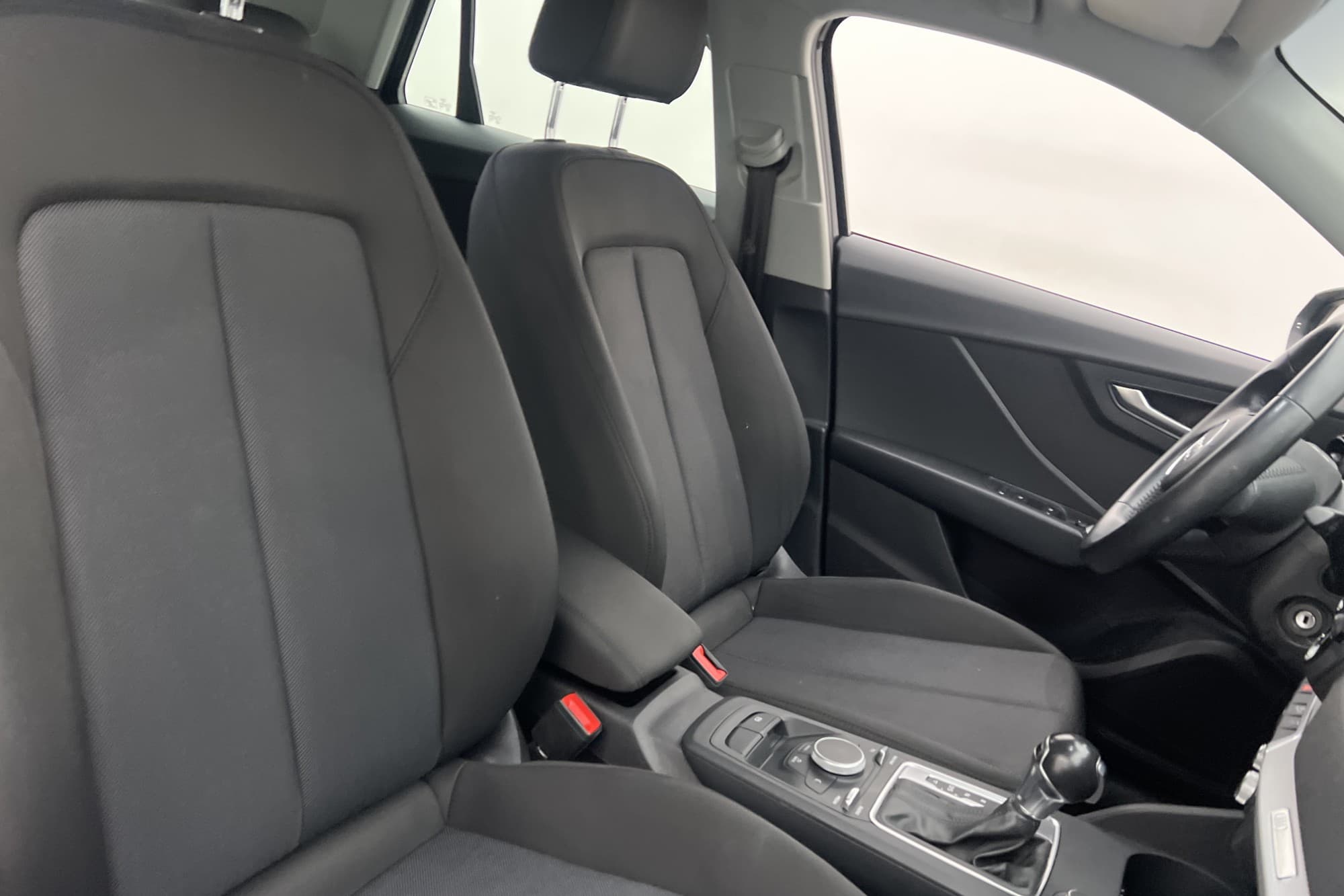 Audi Q2 30 TFSI Proline P-Sensorer Farthållare Bluetooth