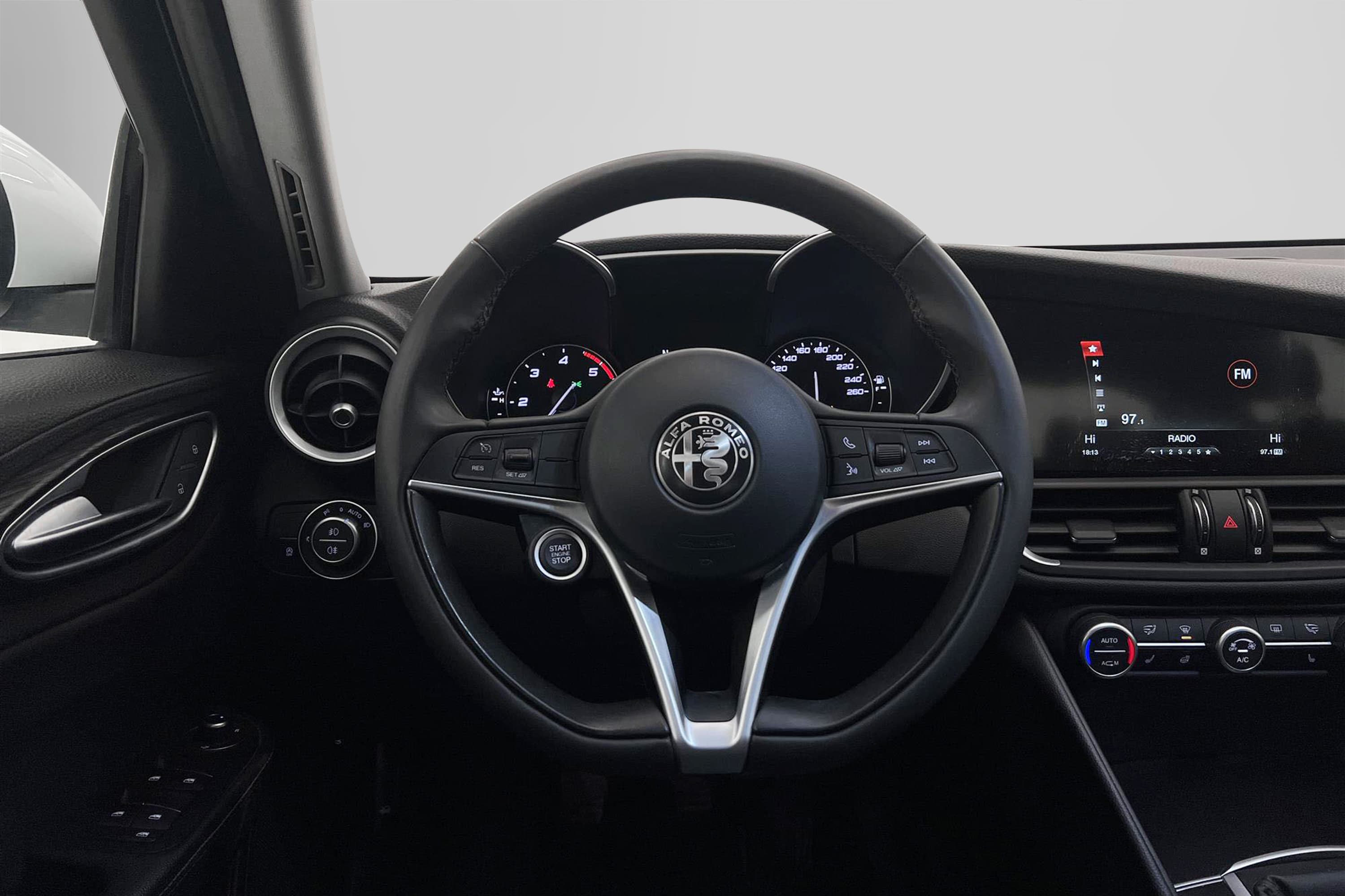 Alfa Romeo Giulia 2.2 JTDM 150hk B-Kamera Välserv 0,35L/mil