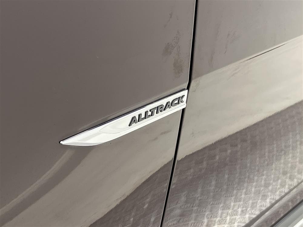 Volkswagen Golf Alltrack 2.0 TDI 4M D-Värm B-Kamera Draginteriör