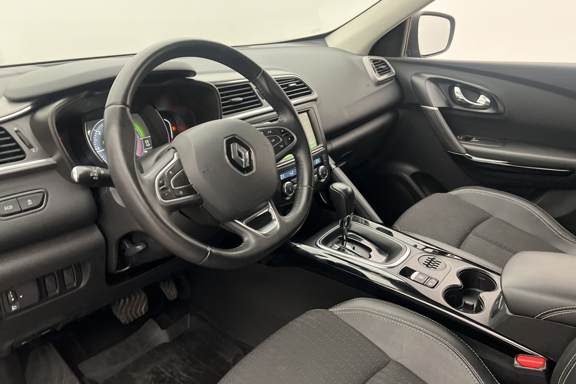 Renault Kadjar 1.5 dCi 110hk M-Värm Drag Halvskinn Sensorer