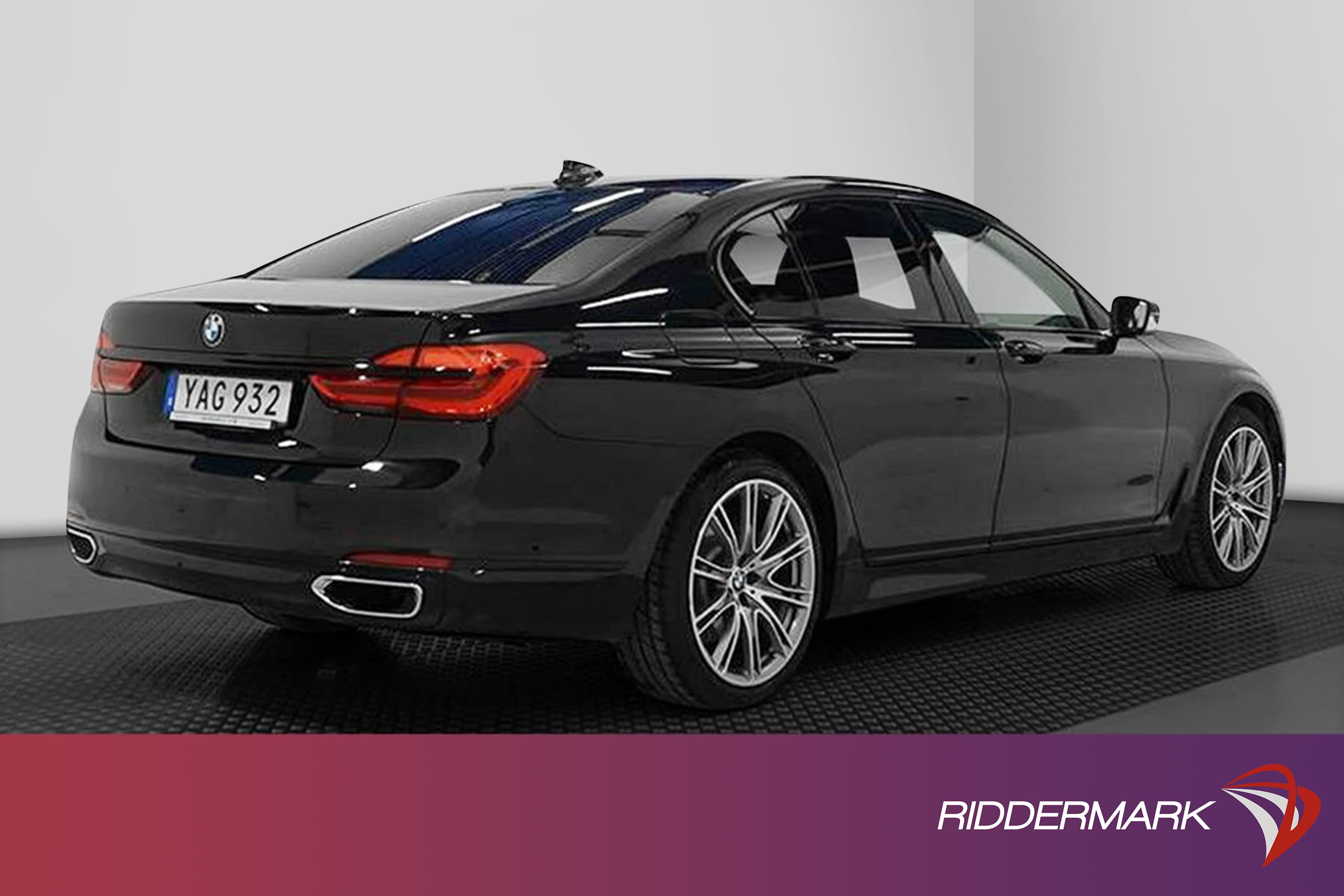BMW 730d xDrive 265hk D-värm Skinn HiFi Navi Luftfjädringexteriör