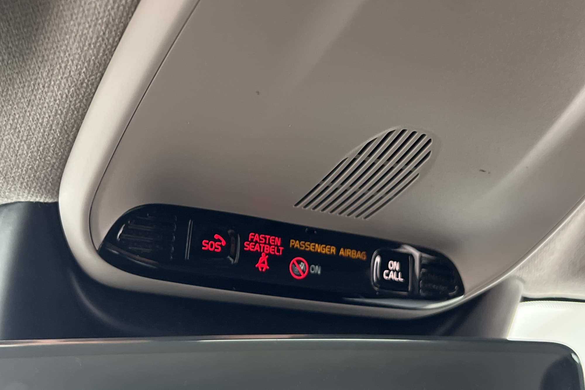 Volvo XC40 T2 129hk Momentum Kamera P-Värmare VOC CarPlay