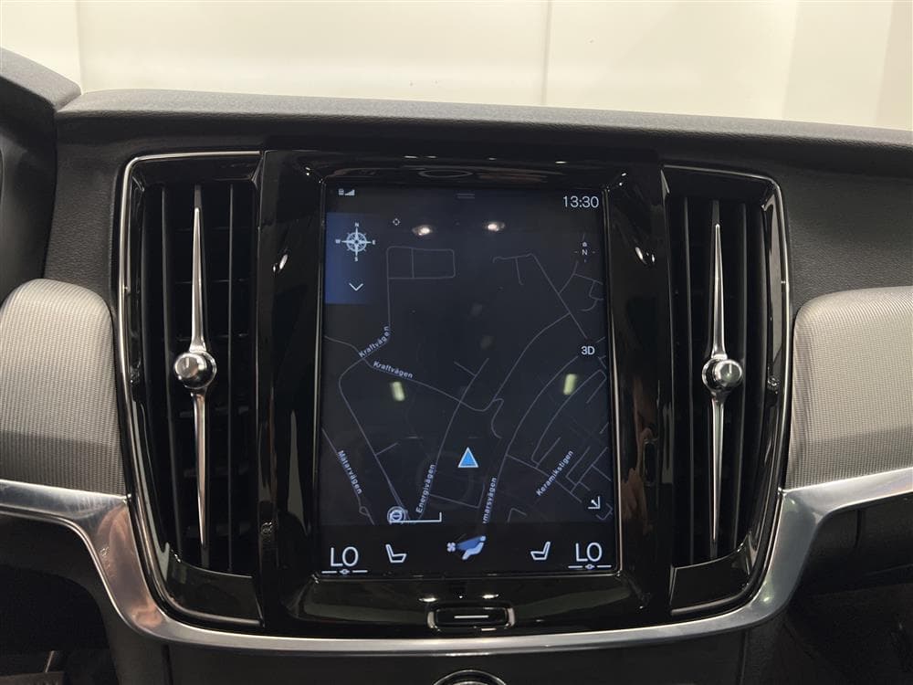 Volvo V90 D4 Cross Country AWD VOC D-värm Pano H/K Bkam Momsinteriör