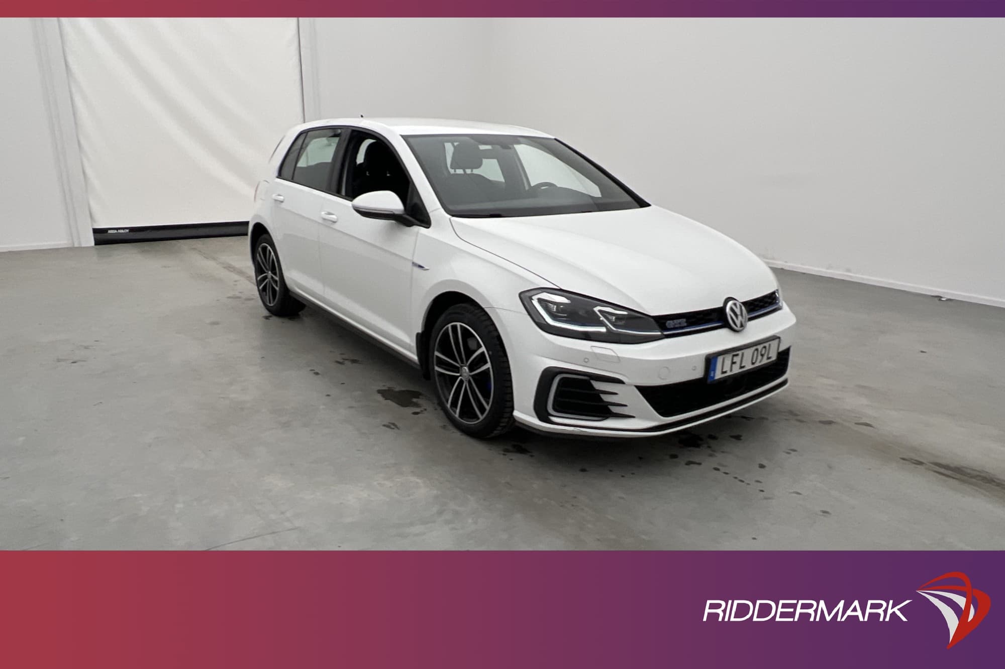 Volkswagen Golf GTE 204hk