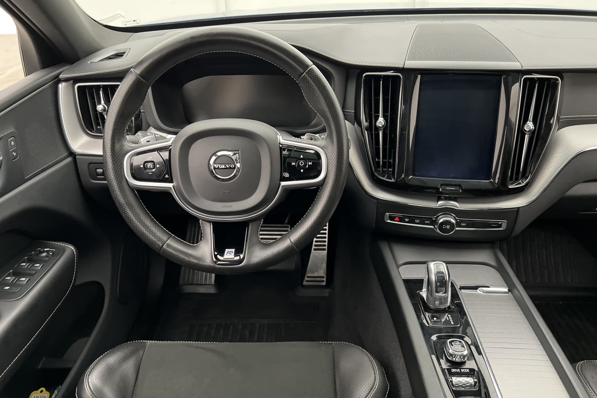 Volvo XC60 Recharge T8 AWD  R-Design VOC Värmare Pano Drag
