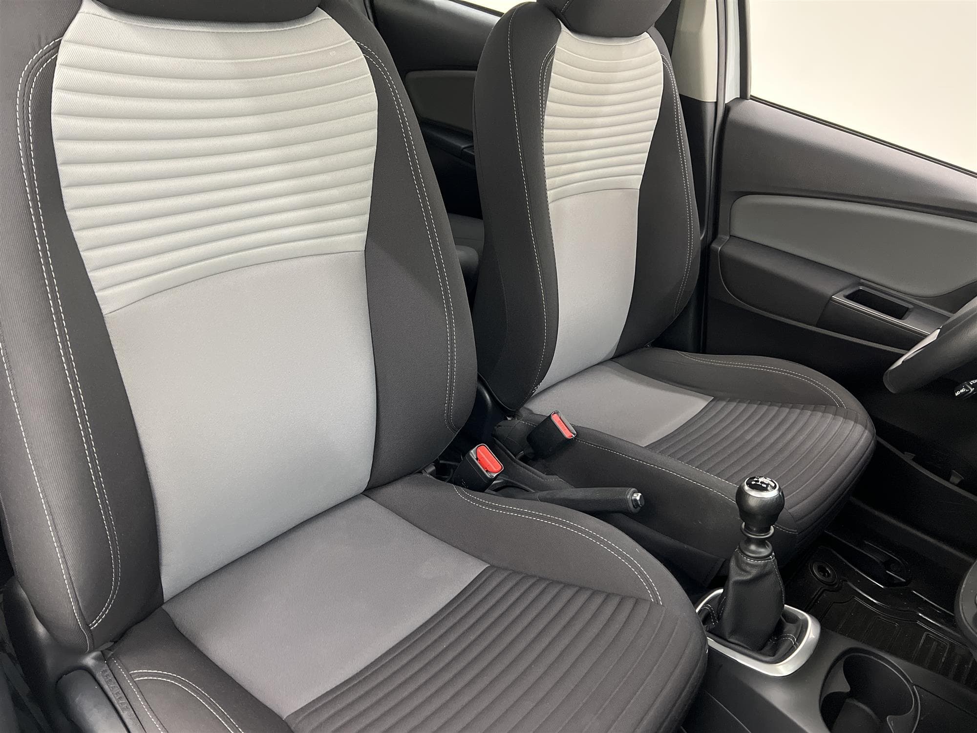 Toyota Yaris  1.5 111hk Navi B-Kam Låg Skatt 0,48L/mil
