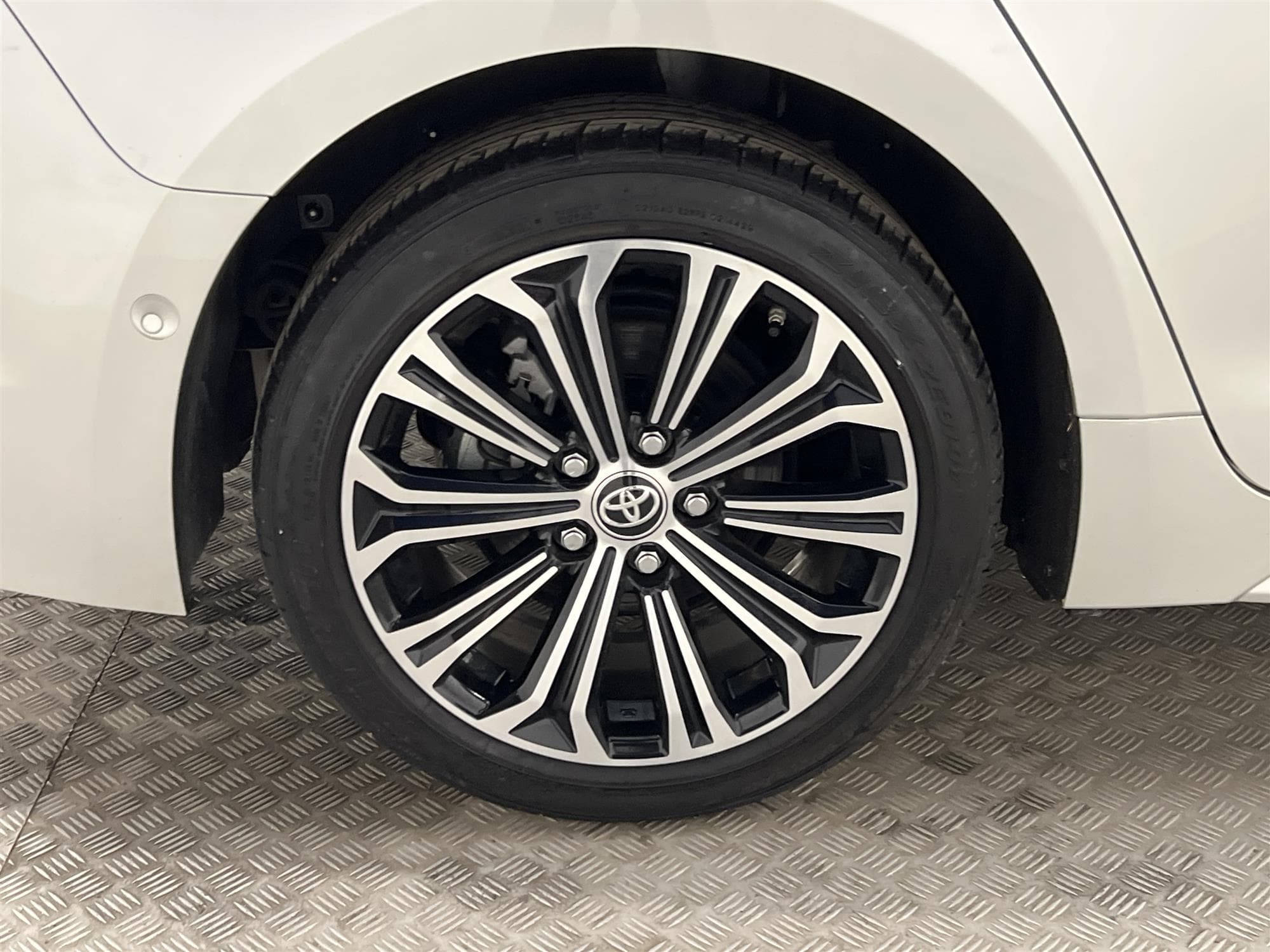 Toyota Corolla Hybrid e-CVT 122hk B-Kam 0,36L/mil