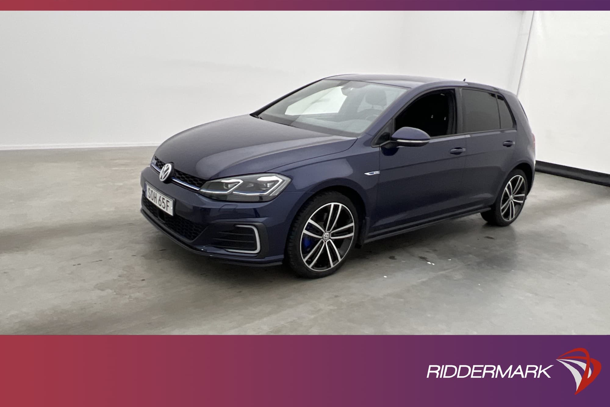 Volkswagen Golf GTE 204hk